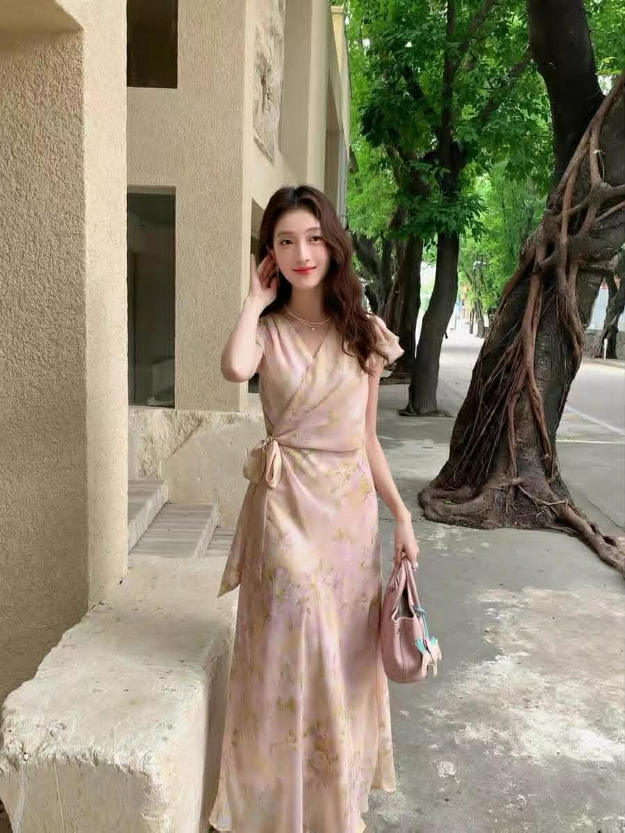 Lucas - Váy hoa cổ đang tay hến 2 lớp buộc nơ eo chân váy dáng dài UONE UP_thumbnail_4