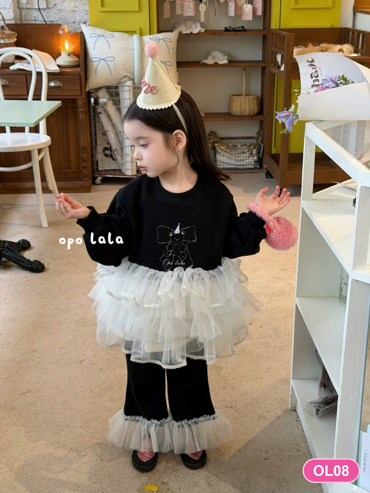 OL08 - Set nỉ áo in hình phối tutu lưới quần ống loe gấu lưới màu đen trắng hãng Opolala 79072 (Sz90-130)