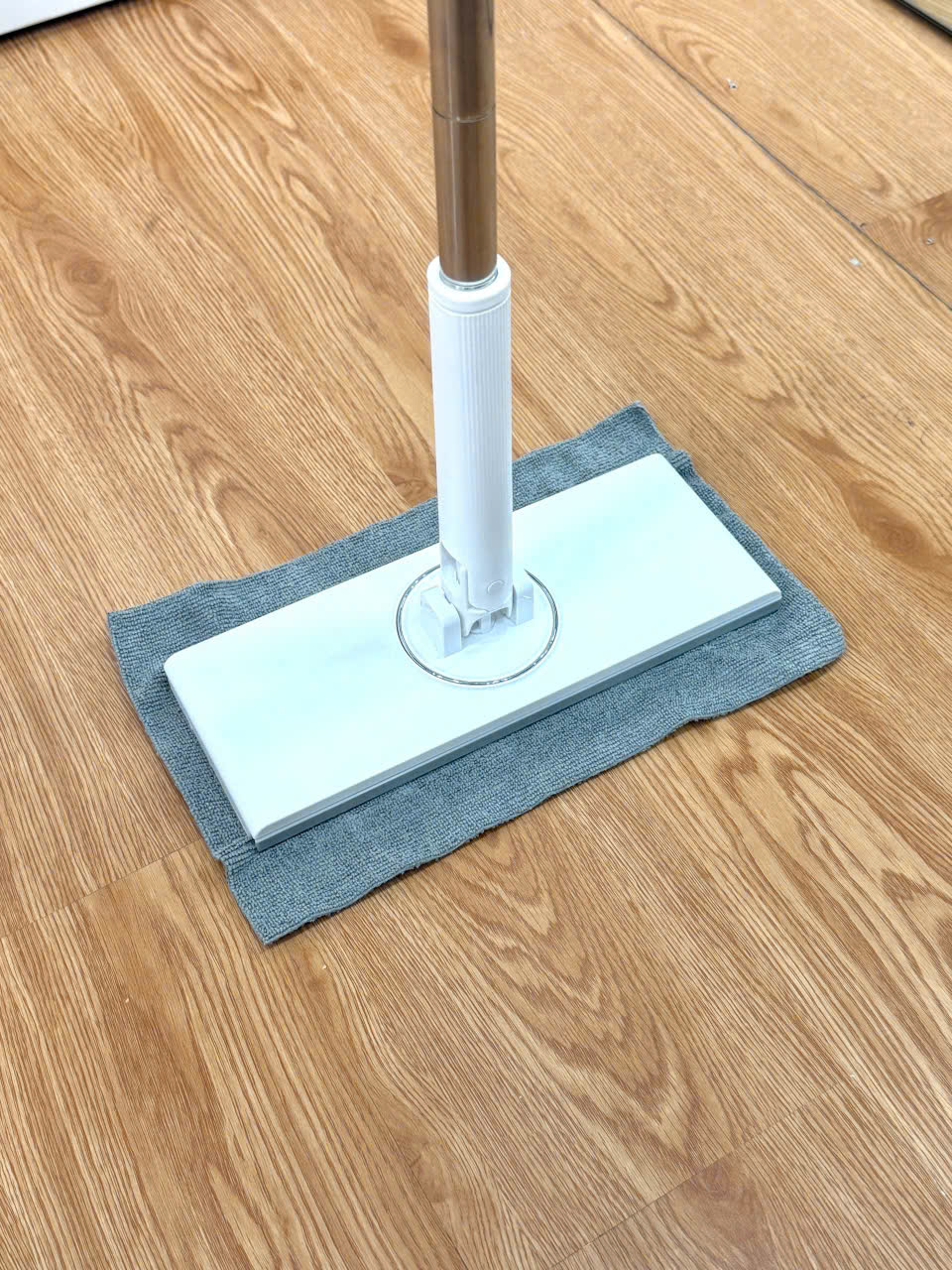 CÂY LAU NHÀ KẸP KHĂN MIRAI_thumbnail_4