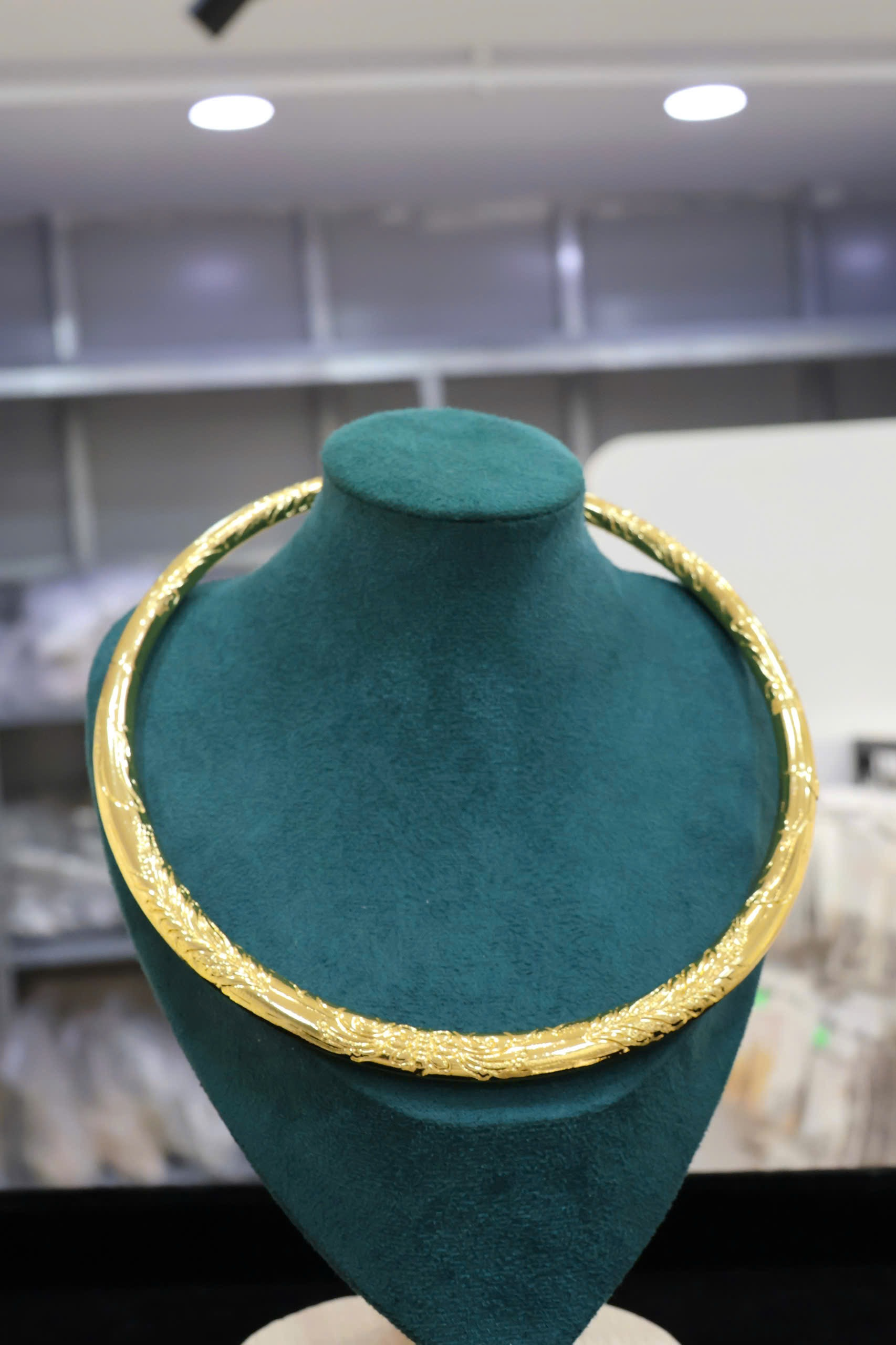 Kiềng Vân Hoa