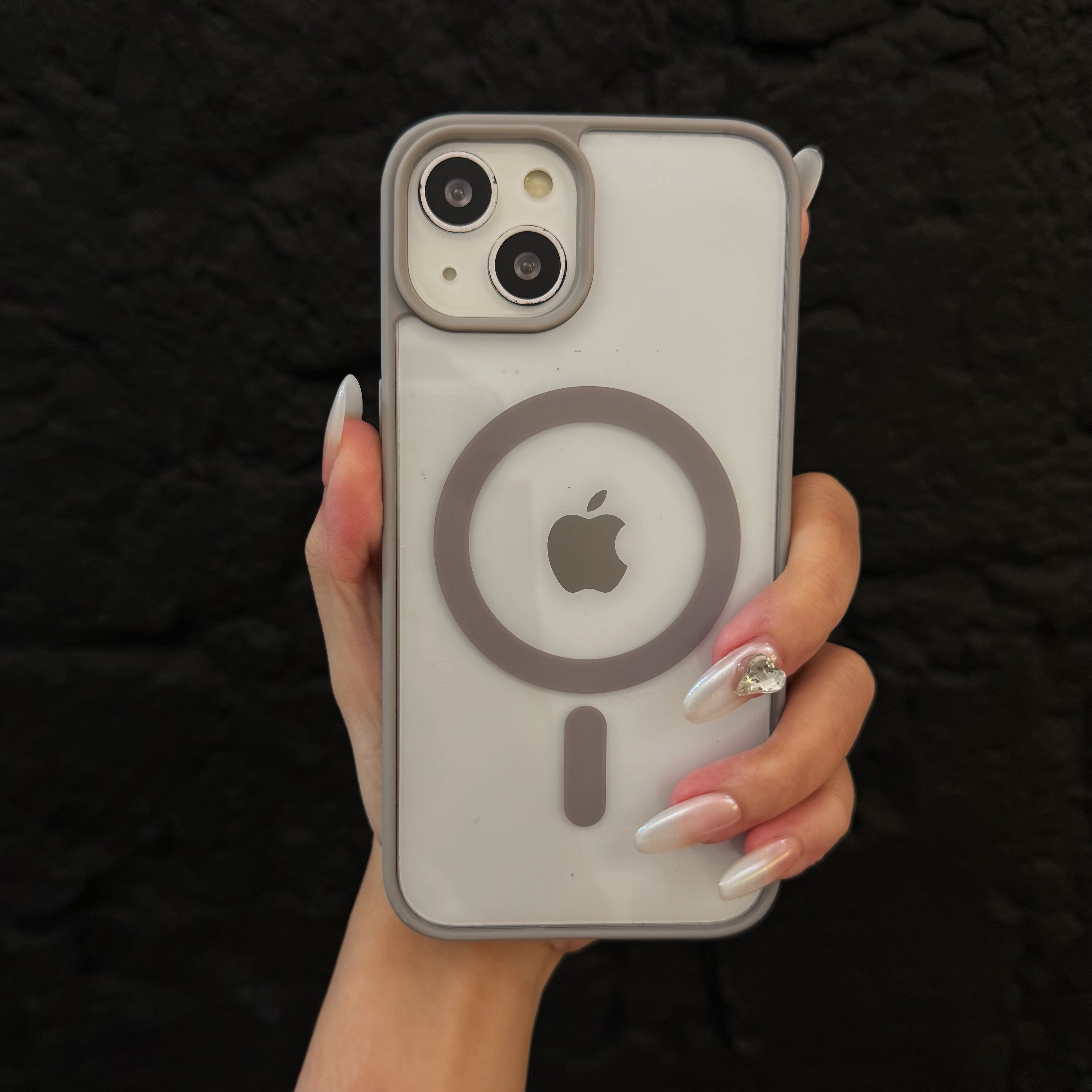 Ốp Lưng iPhone 15 - Chic - Xám
