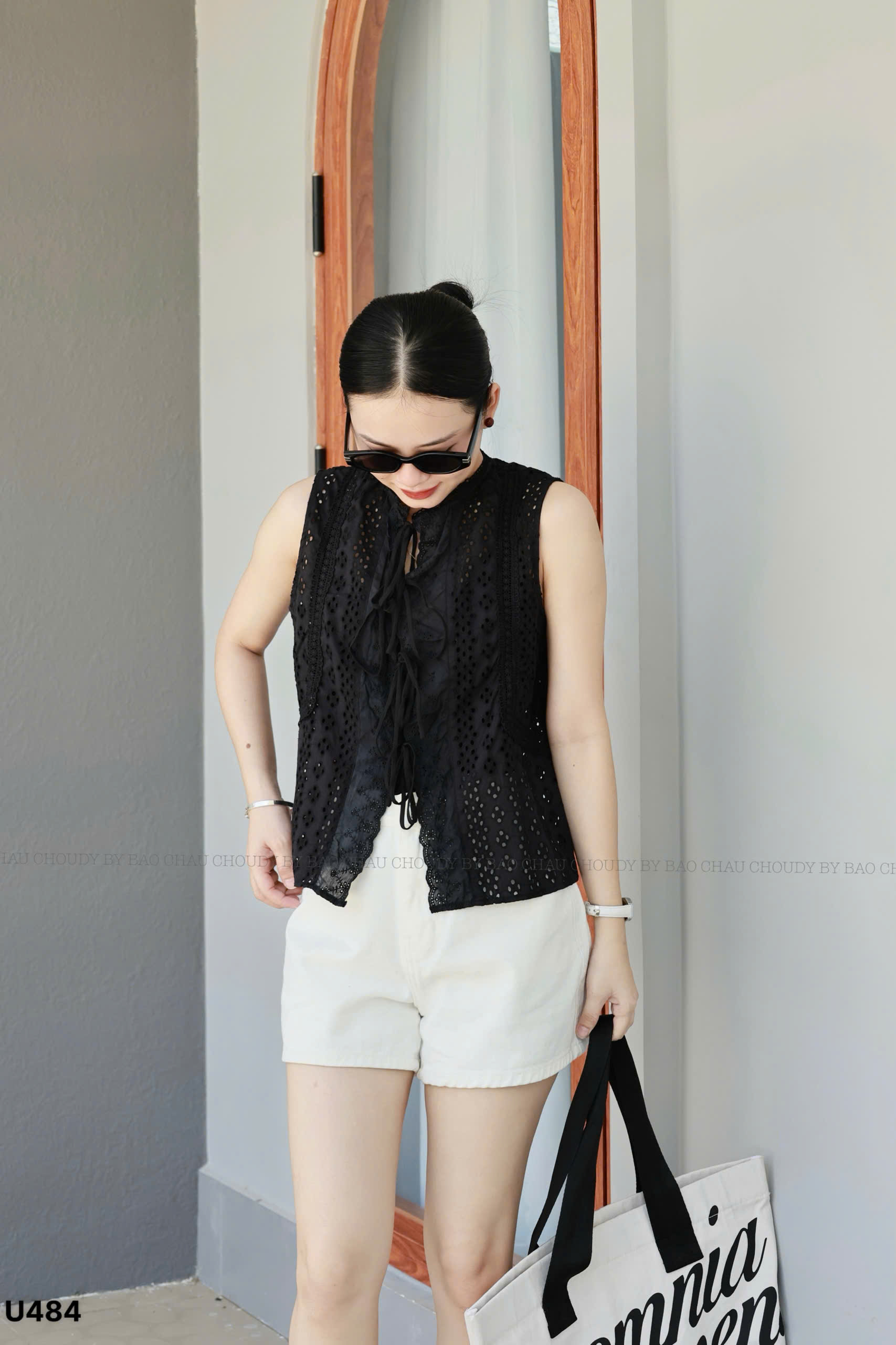 U484 ÁO ĐỤC LỖ 2 MÀU_thumbnail_13