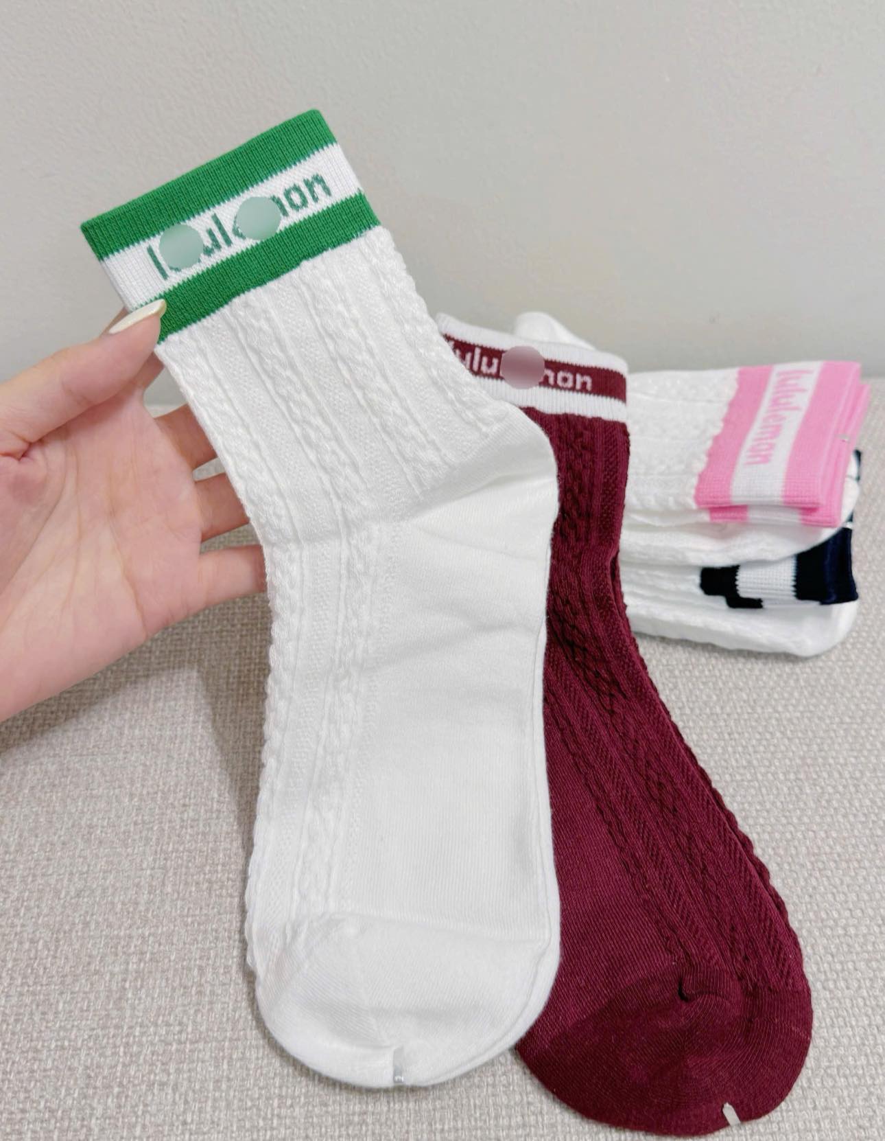 E597 SET 4 ĐÔI TẤT CỔ CAO LULULEMON_thumbnail_4