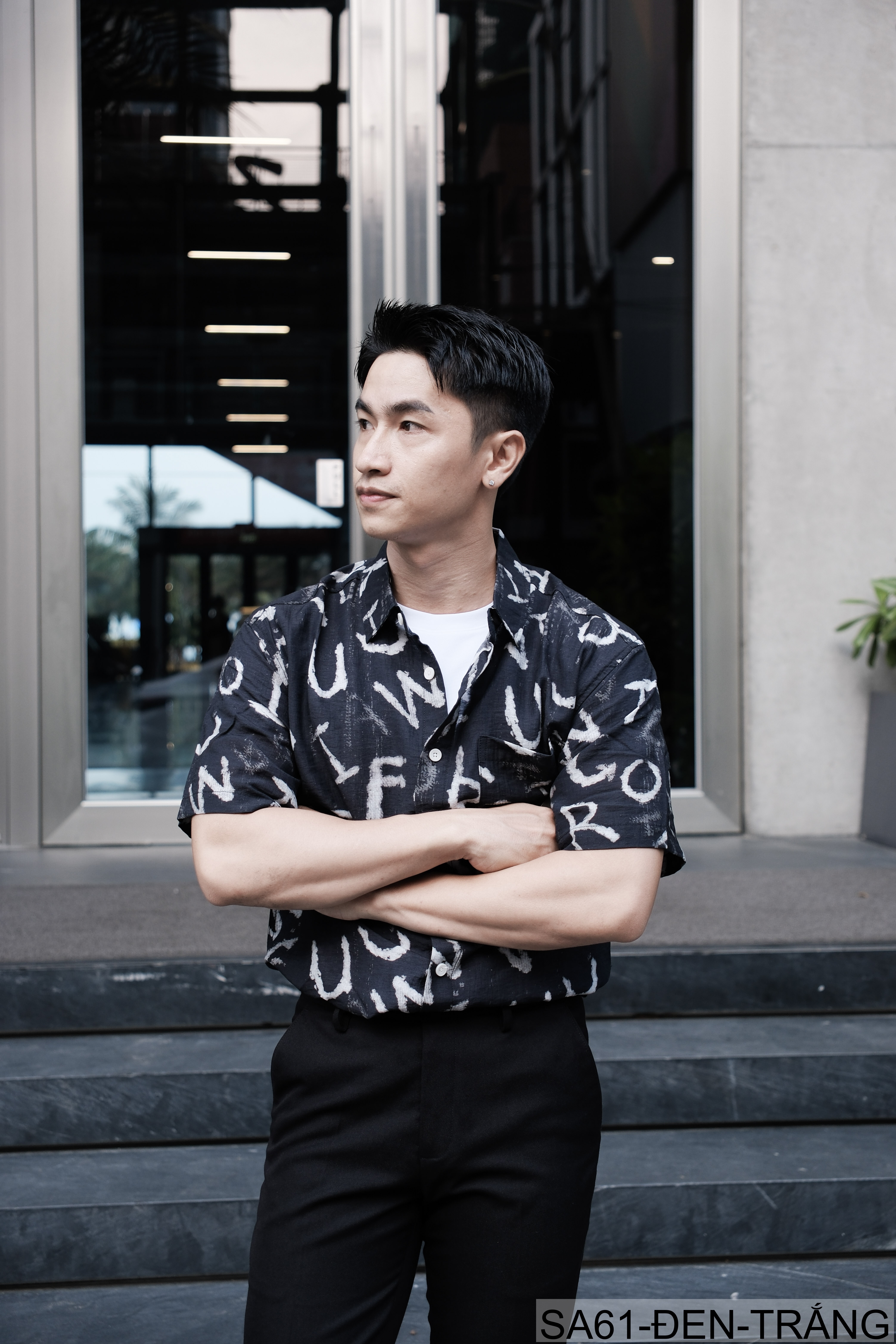 SA61 - Áo sơ mi nam tay ngắn in chữ nghệ thuật, form rộng, chất viscose mát mẻ, phối màu trắng đen_thumbnail_13