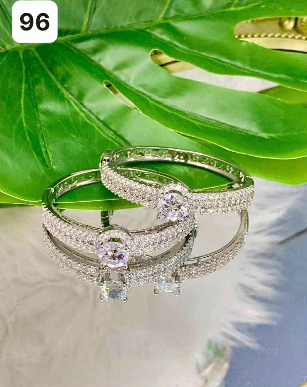 Vòng Tay Đá Nụ Bạch Kim M96