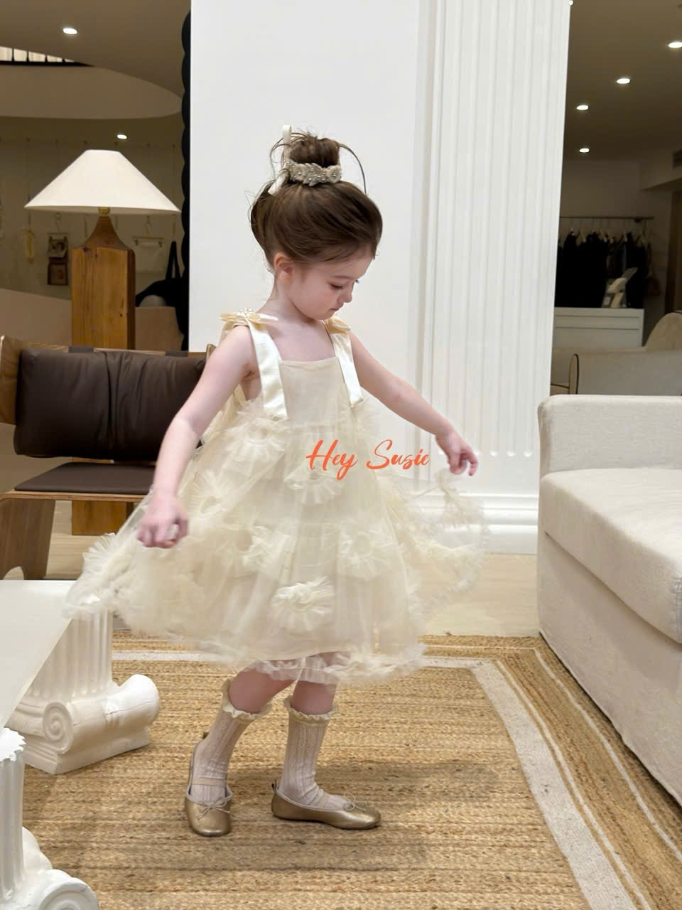 HS03 - Váy 2 dây nơ liền voan kem đính hoa hãng Hey Susie