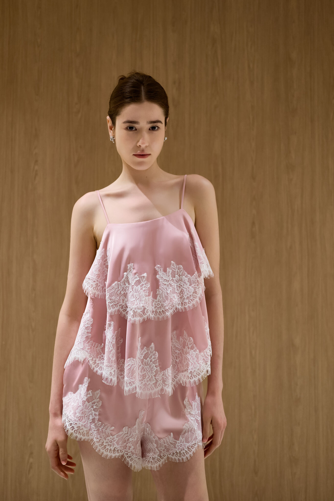 Bộ lụa cao cấp áo 2 dây, quần cộc BN673