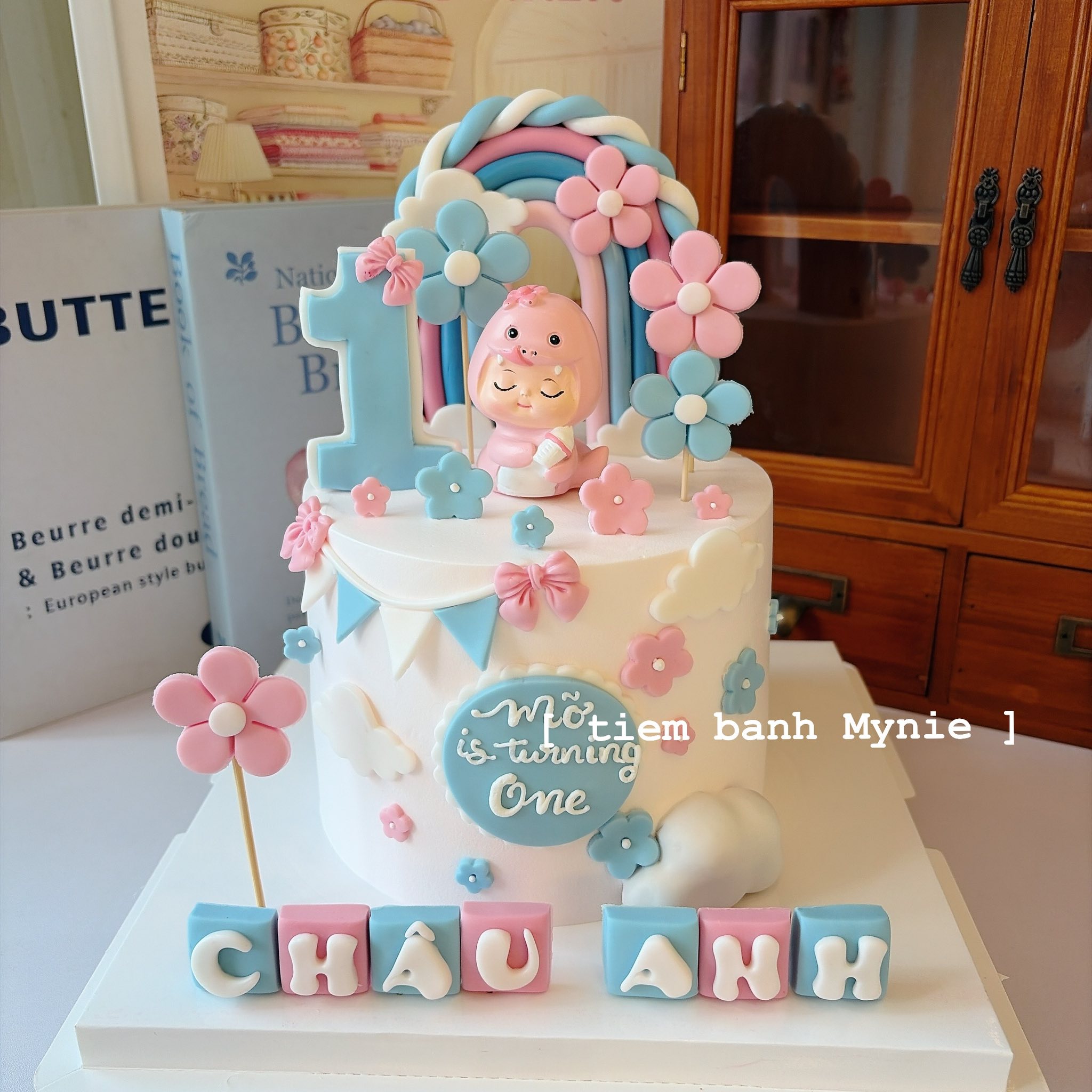 Bánh thôi nôi, bánh cho bé gái tone hồng mix xanh dương_thumbnail_0