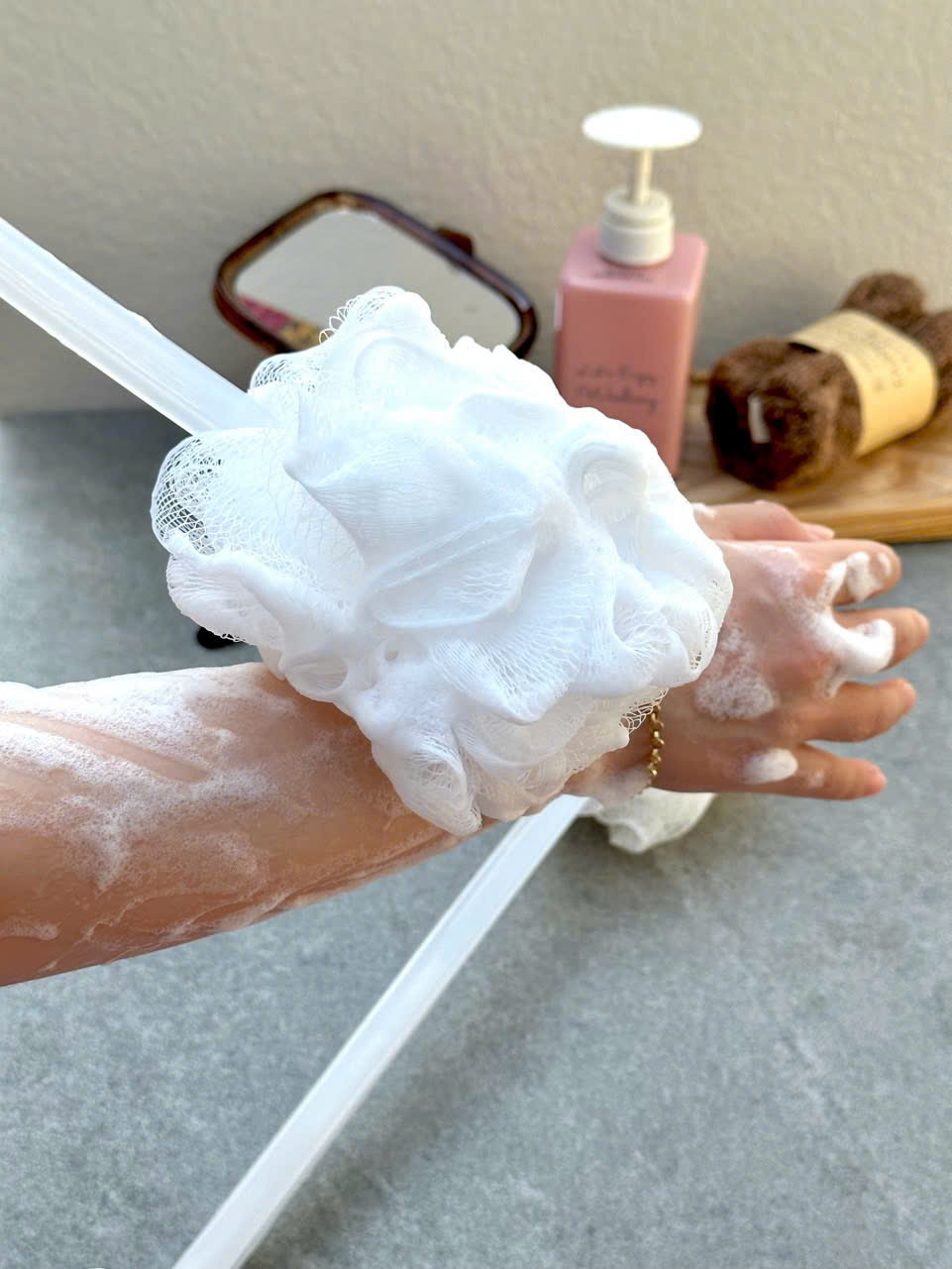 Bông Tắm Tạo Bọt Tay Cầm 39cm Nhật bản_thumbnail_4