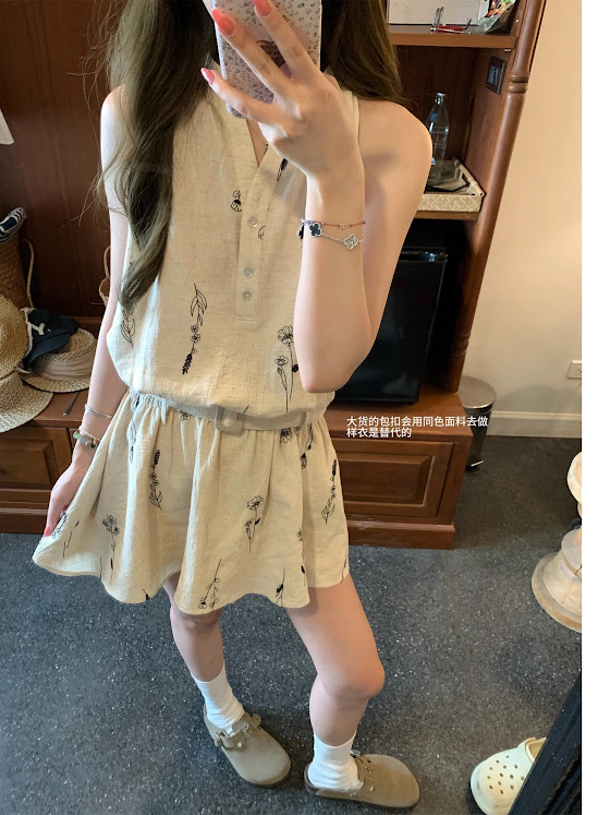 Lucas - Set áo thô thêu hoa đen zile cổ dựng cài cúc đôi + chân váy xòe mini + belt vải