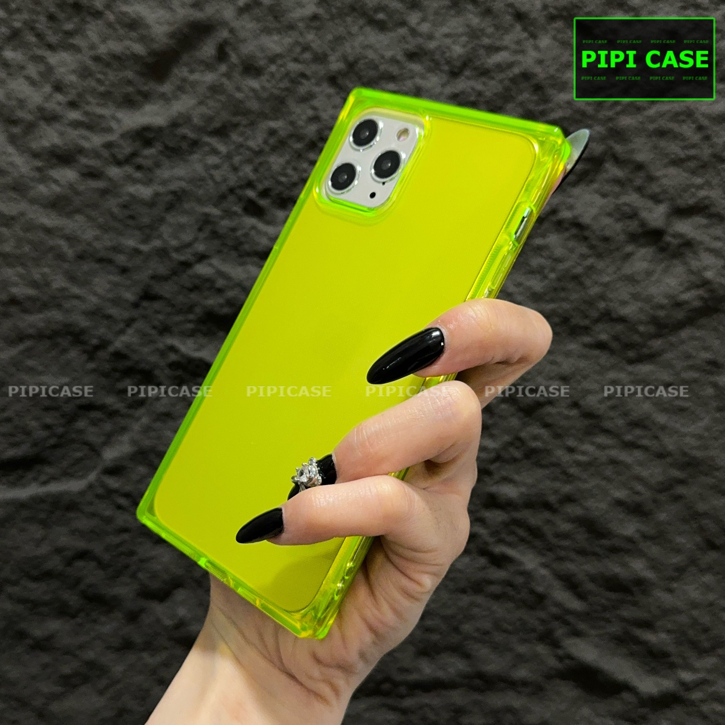 Ốp Lưng iPhone 11 Pro - Layla - Vàng Dạ Quang