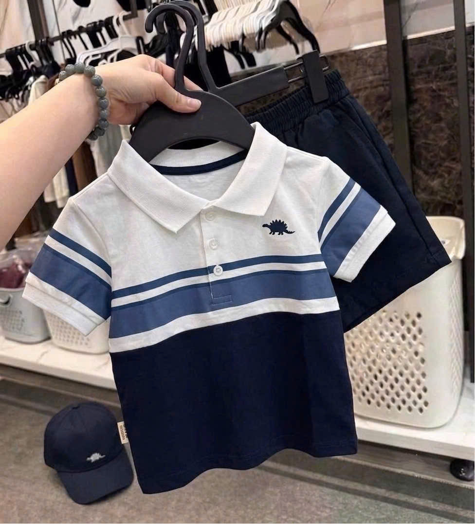D79 BỘ POLO THÊU KHỦNG LONG NHỎ KÈM MŨ- A117.1820