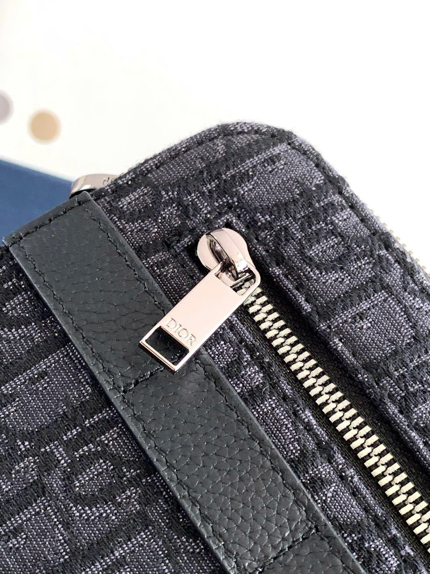 Túi đeo Dior Safari Bag With Strap_thumbnail_3