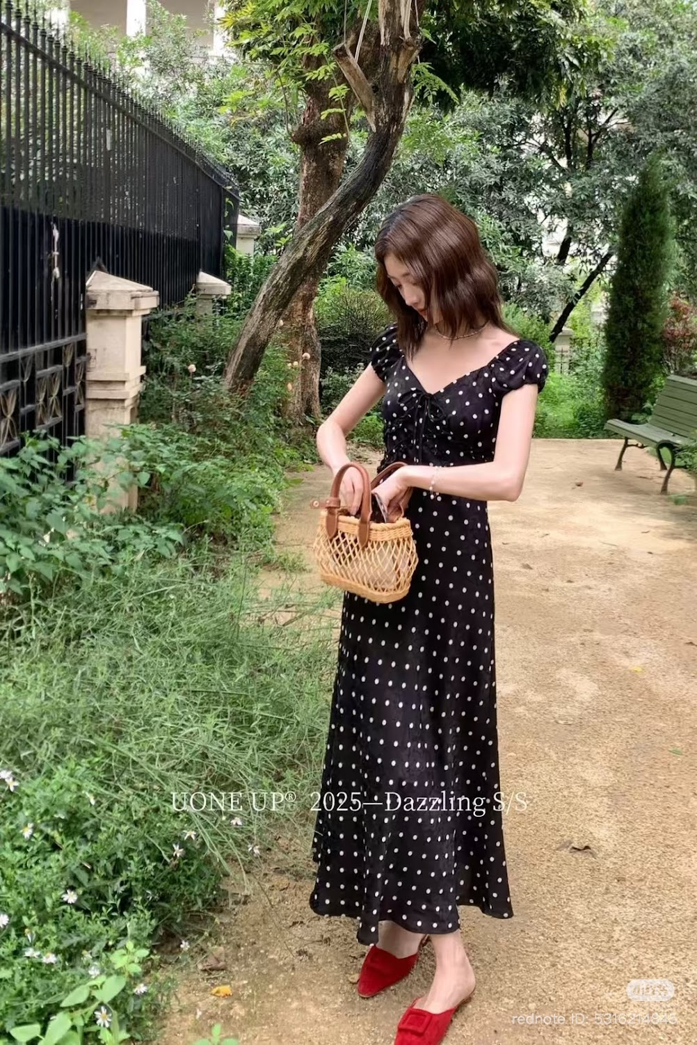 Lucas - Váy chấm bi cổ tim tay hến chun vai chân xòe dáng maxi_thumbnail_11