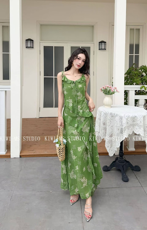 Lucas - Váy 2 dây lụa thêu hoa trắng dáng maxi phối bèo chéo dọc váy_thumbnail_3