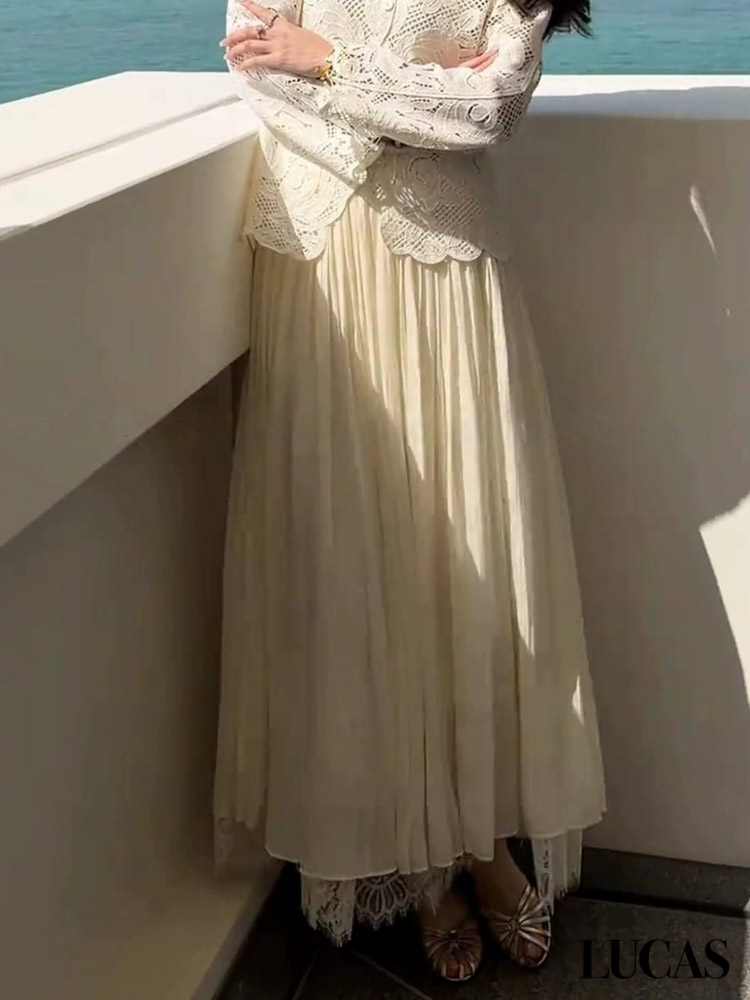 Chân váy cạp chun dáng xòe loại bóng phối gấu ren