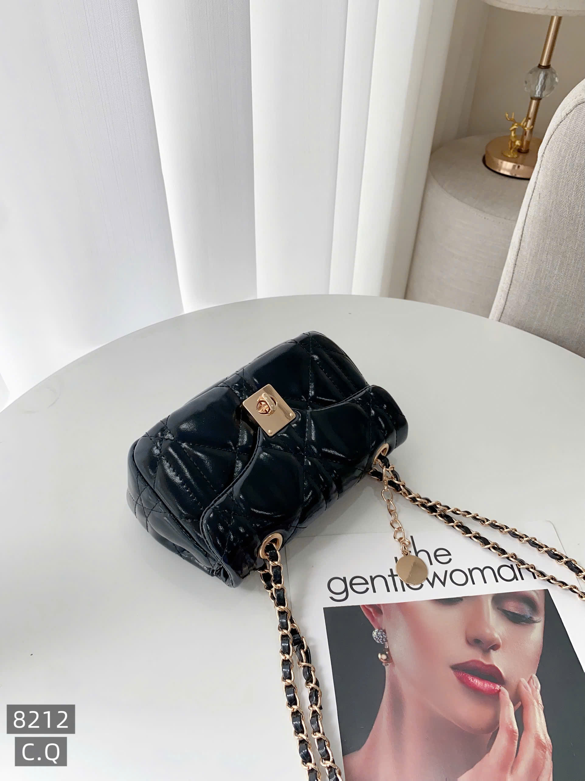 Túi QC khóa vuông size19.5 8212
