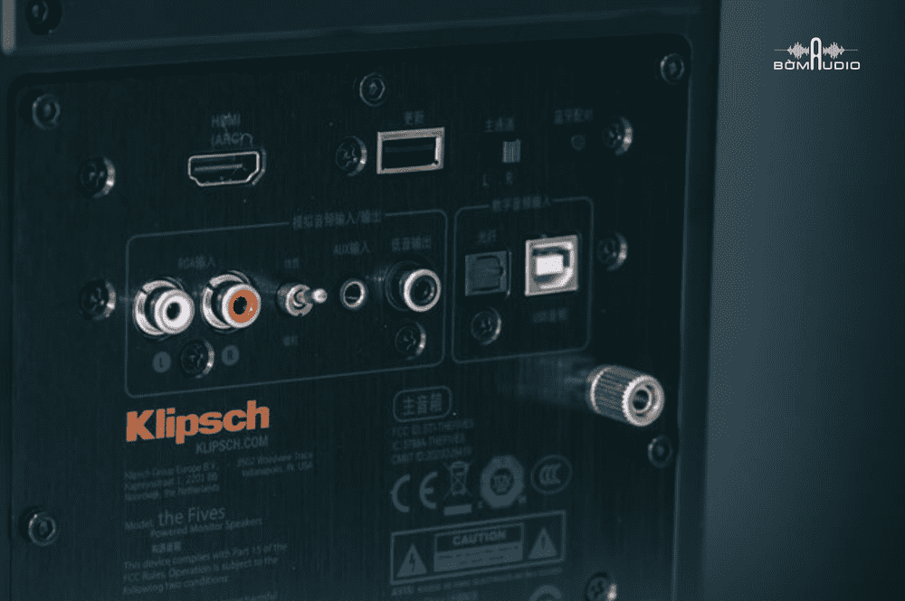 Cổng kết nối đa dạng của loa Bookshelf Active Klipsch The Five