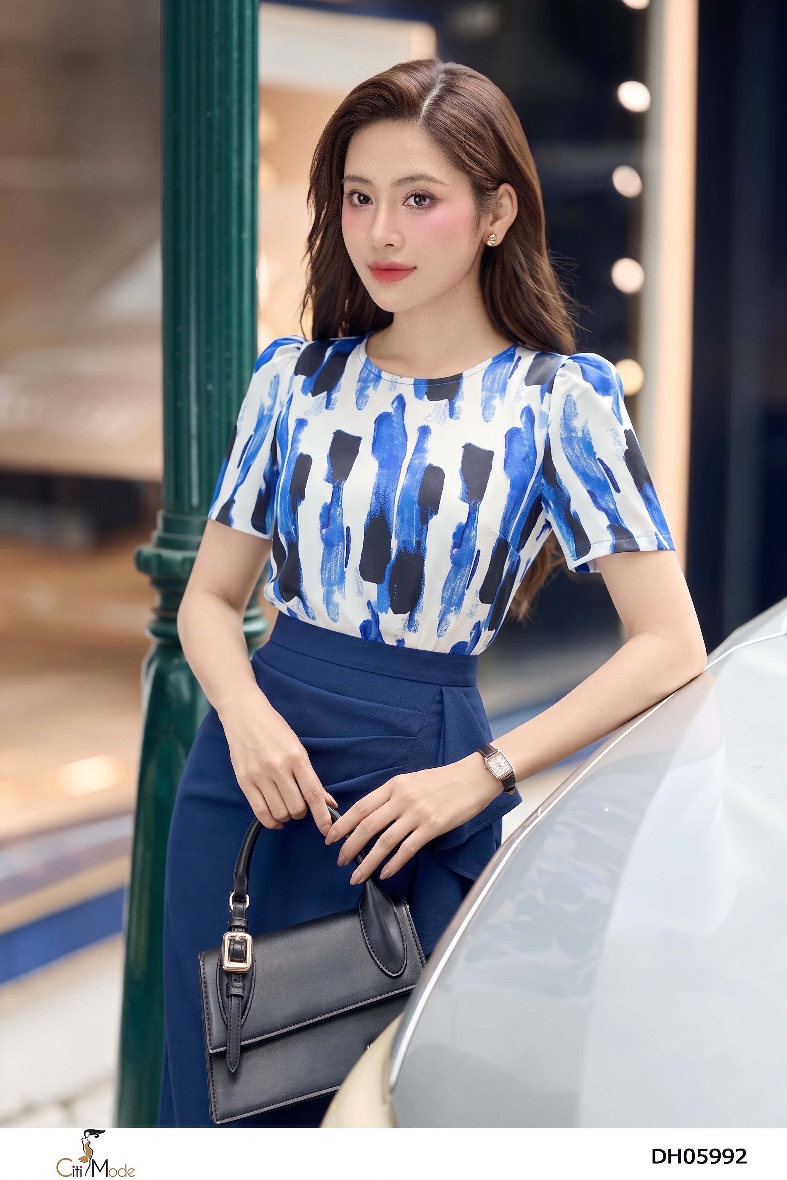 Đầm ôm tím than phối họa tiết nhún hông bèo