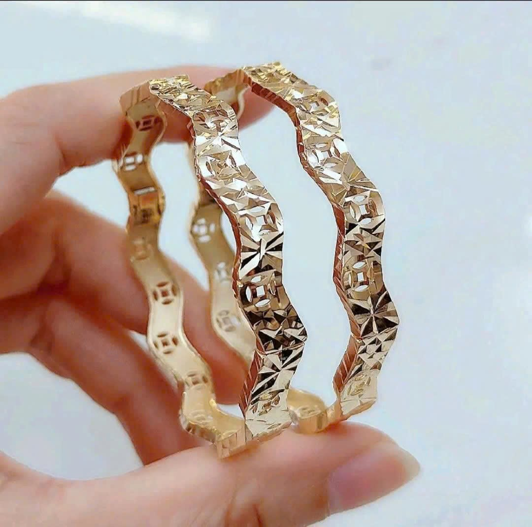 Vòng Cặp Chạm Khắc Kim Tiền_thumbnail_0
