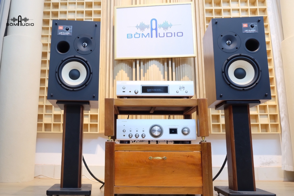 Hình ảnh chụp thực tế Combo Amply Denon PMA 1700NE + Denon DNP 2000NE + Loa JBL L82 Classic – B94 tại Bờm Audio.