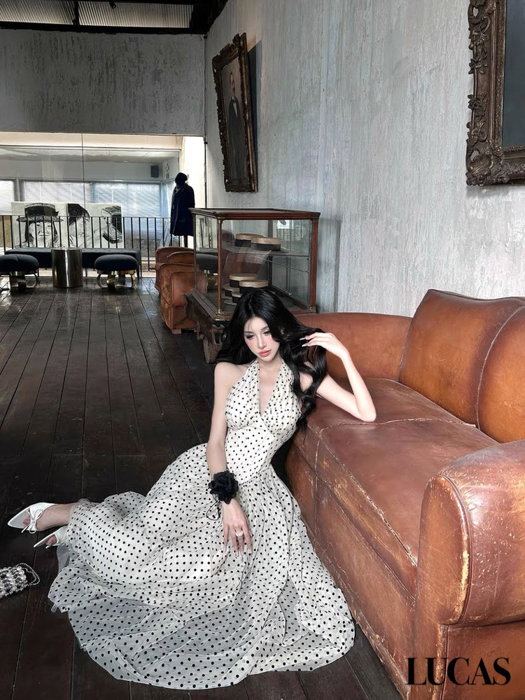 Váy maxi cổ yếm chân xòe chấm bi hạ eo chéo_thumbnail_2