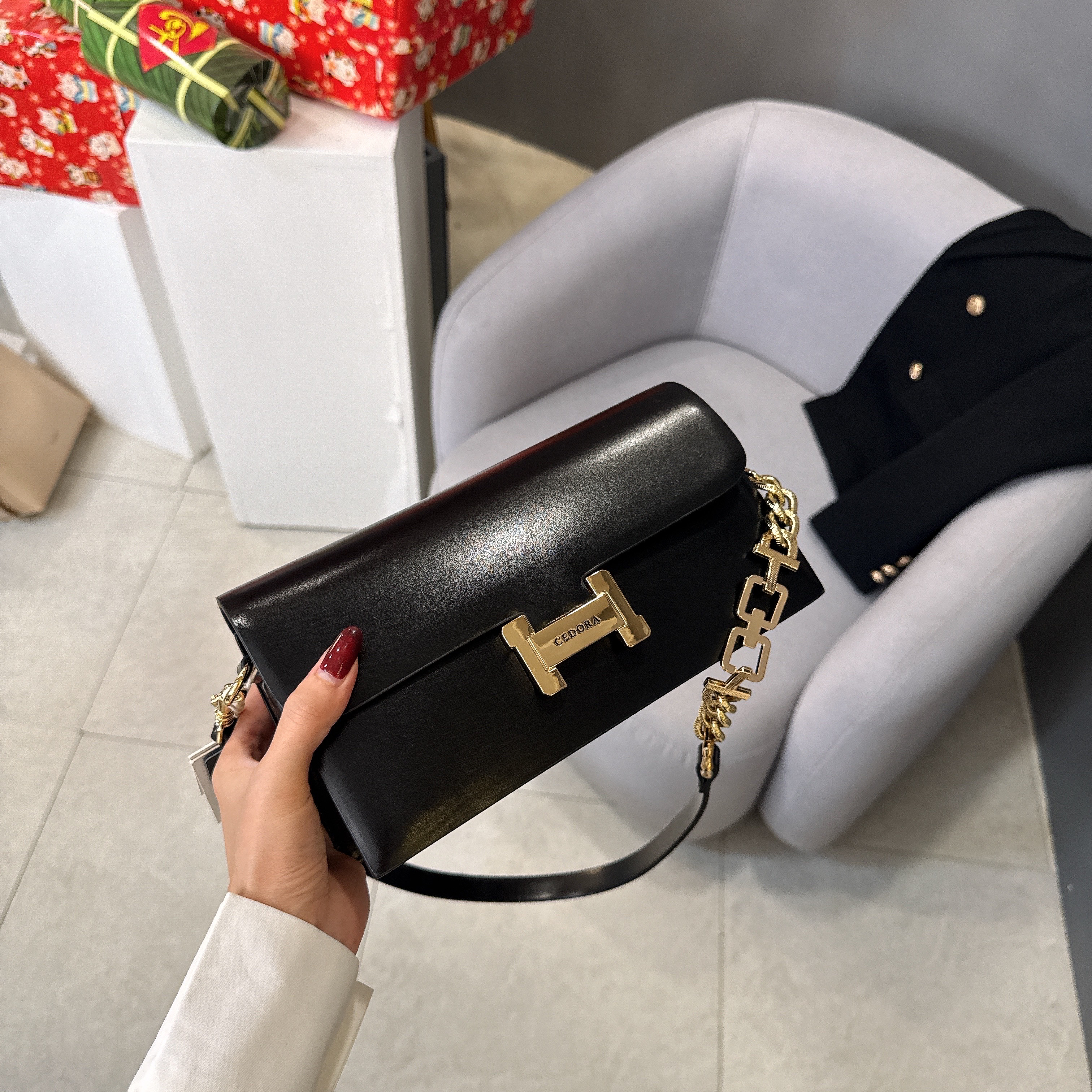 Túi CEDORA chữ H size23 9996C