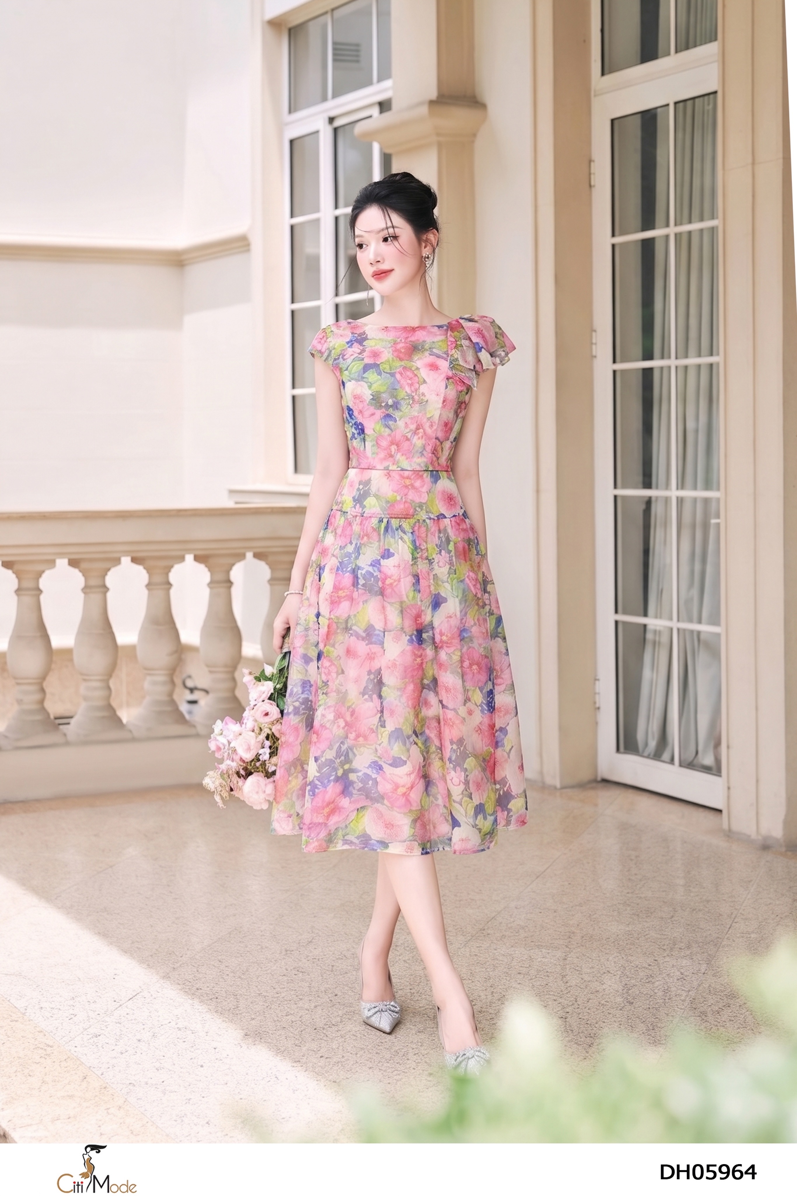 Đâm xòe hoa hồng cổ thuyền bèo vai