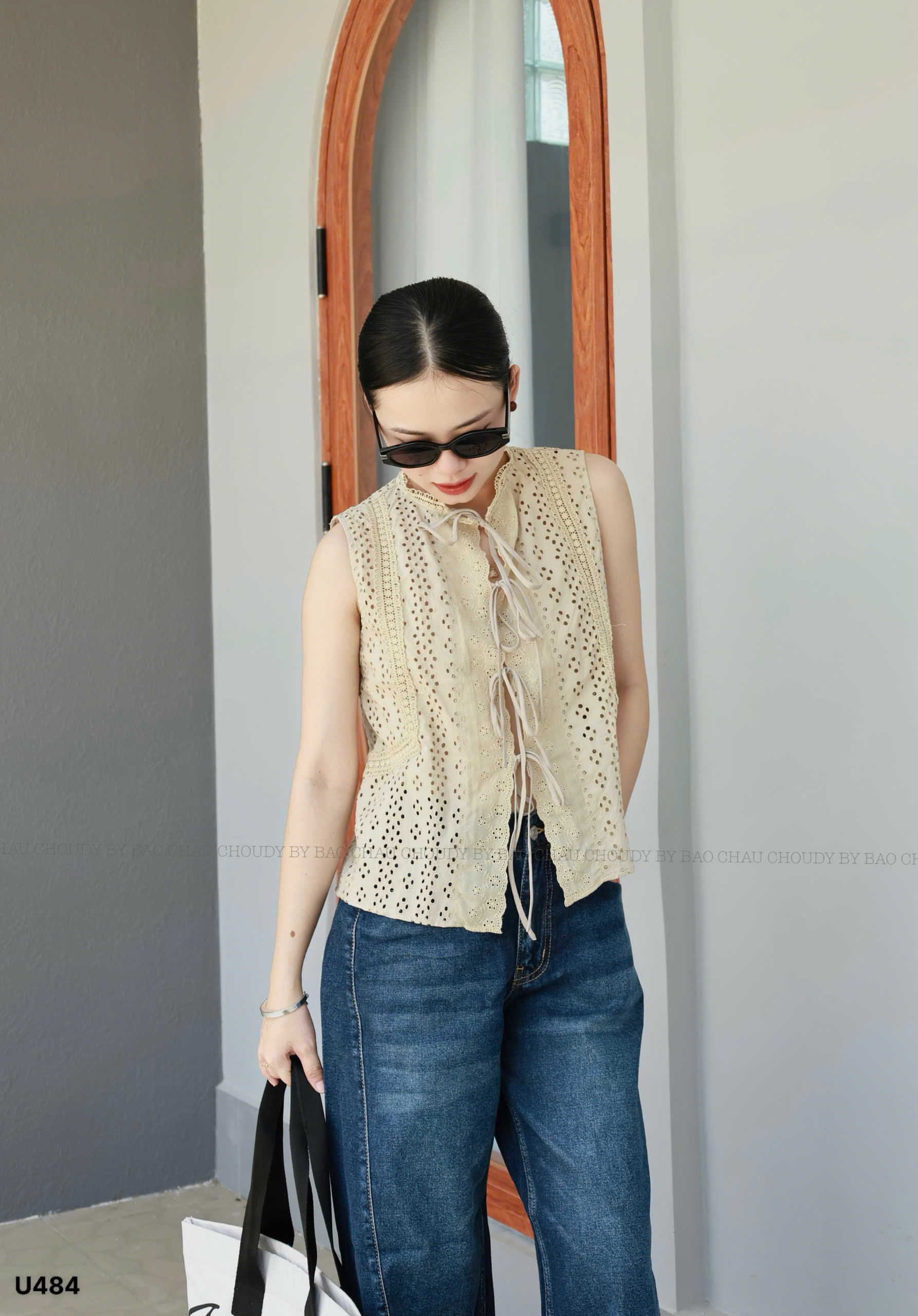 U484 ÁO ĐỤC LỖ 2 MÀU_thumbnail_9