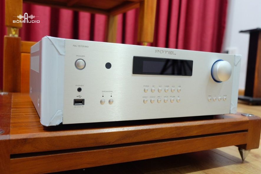 Hình ảnh chụp thực tế Amply Nghe Nhạc ROTEL RA-1572 MKII tại Bờm Audio