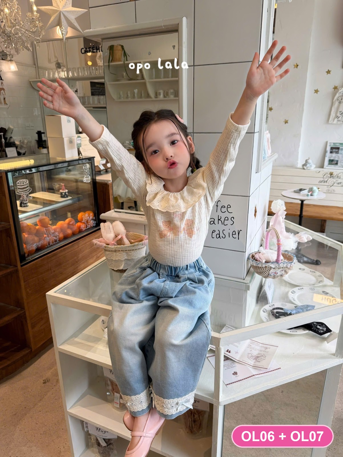 OL07 - Quần jean mỏng ống rộng cạp chun phối bèo ren màu xanh nhạt hãng Opolala 79090 (Sz90-130)