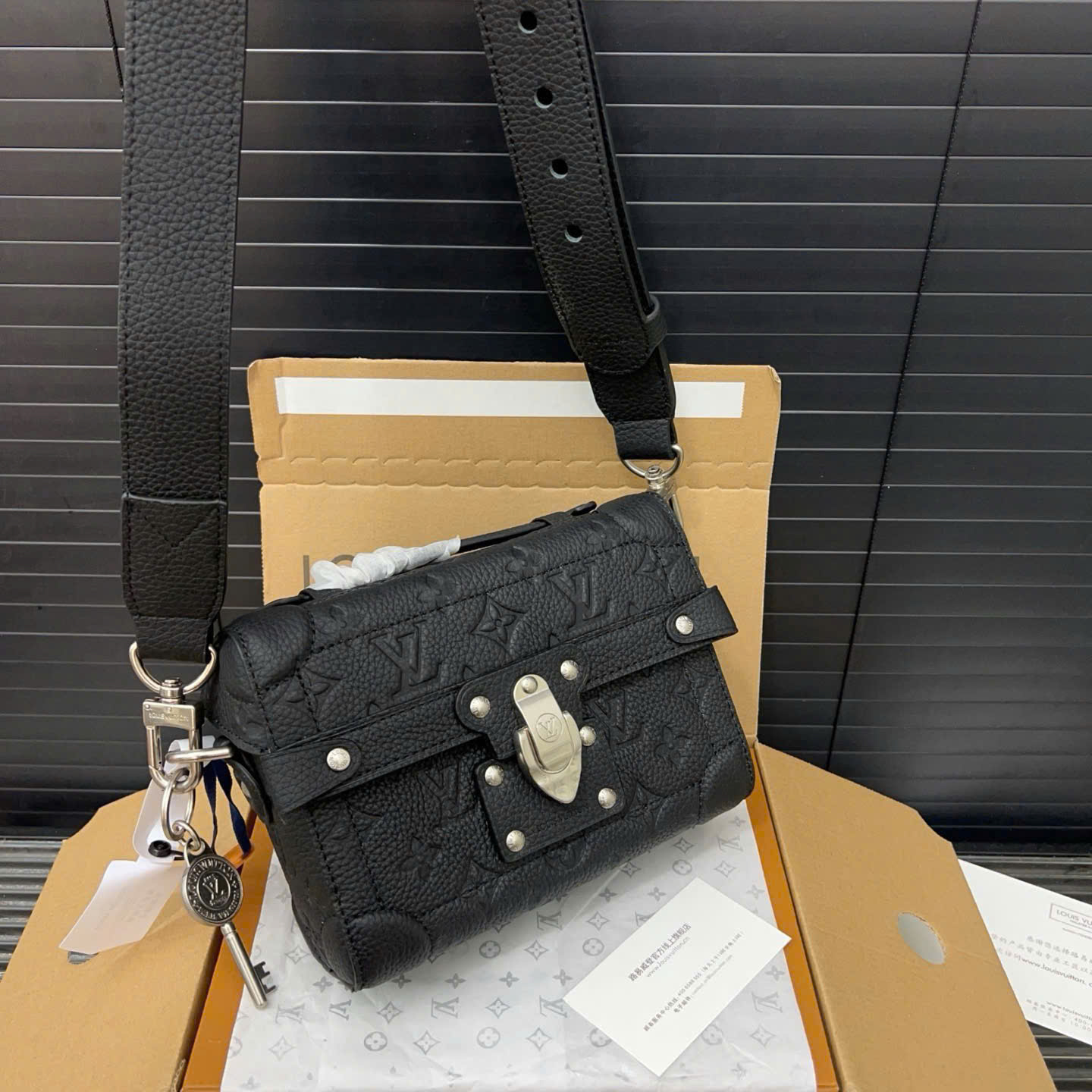 Túi đeo Louis Vuitton Soul Trunk_thumbnail_1