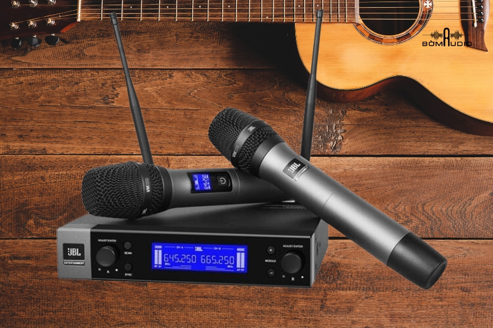 Đánh giá chi tiết micro không dây JBL VM200