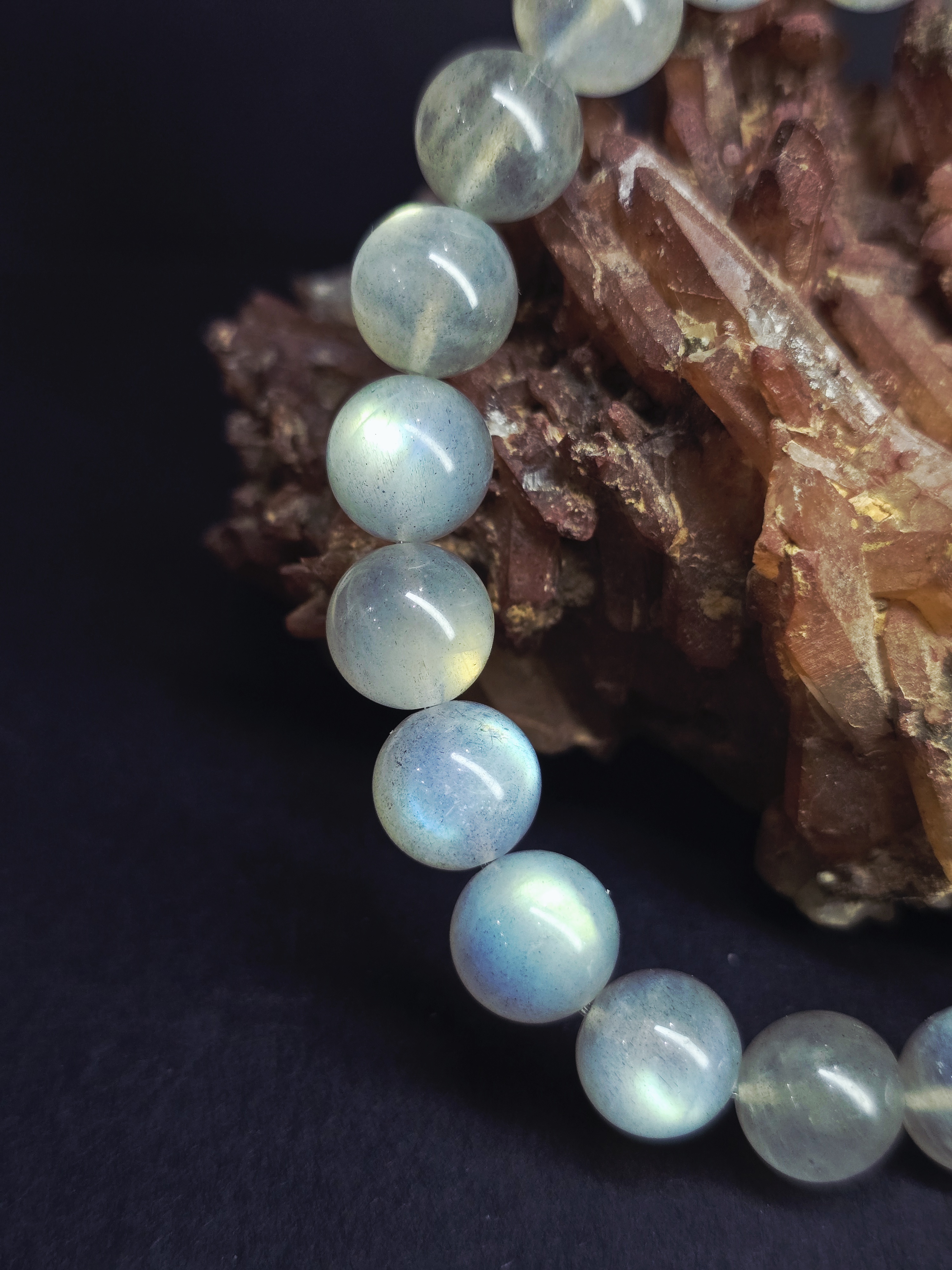 Vòng Tay Đá Xà Cừ Hắc Nguyệt Quang Labradorite Thể Xám_thumbnail_7