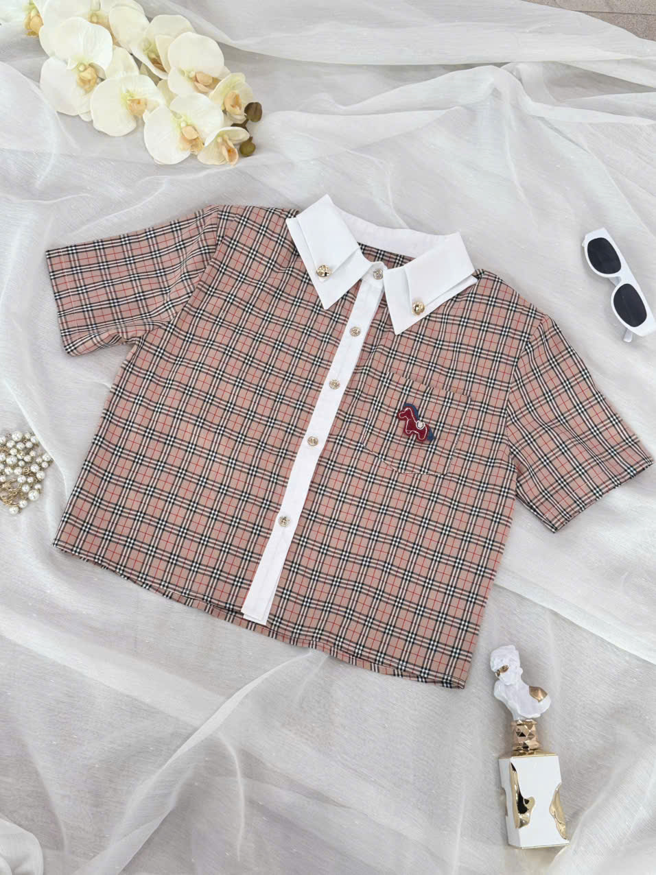 Sơ Mi Caro Phối Viền Trắng Thêu Túi Ngựa