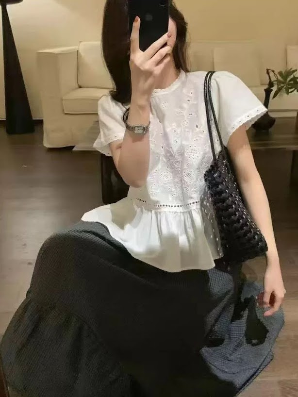 Áo sơ mi thô thêu dáng chui cổ tròn cộc tay viền ren phối ren ngực, nối gấu xòe_thumbnail_3