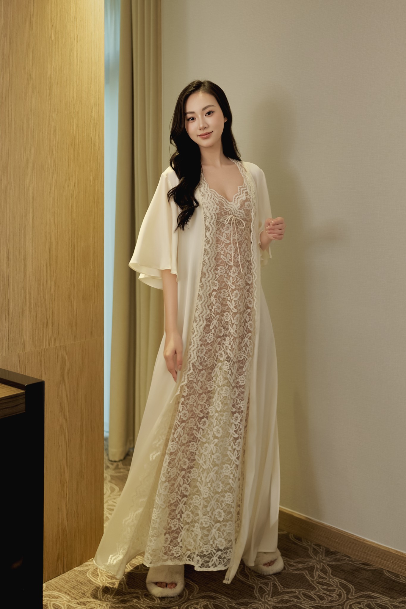 Áo Choàng Lụa Phối Ren AC25