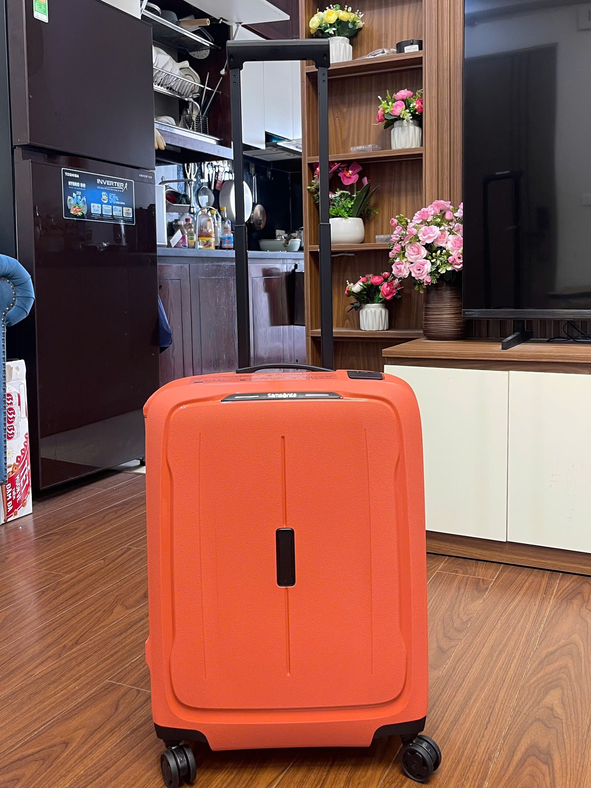 Vali SAMSONITE ESSENS SPINNER_thumbnail_9