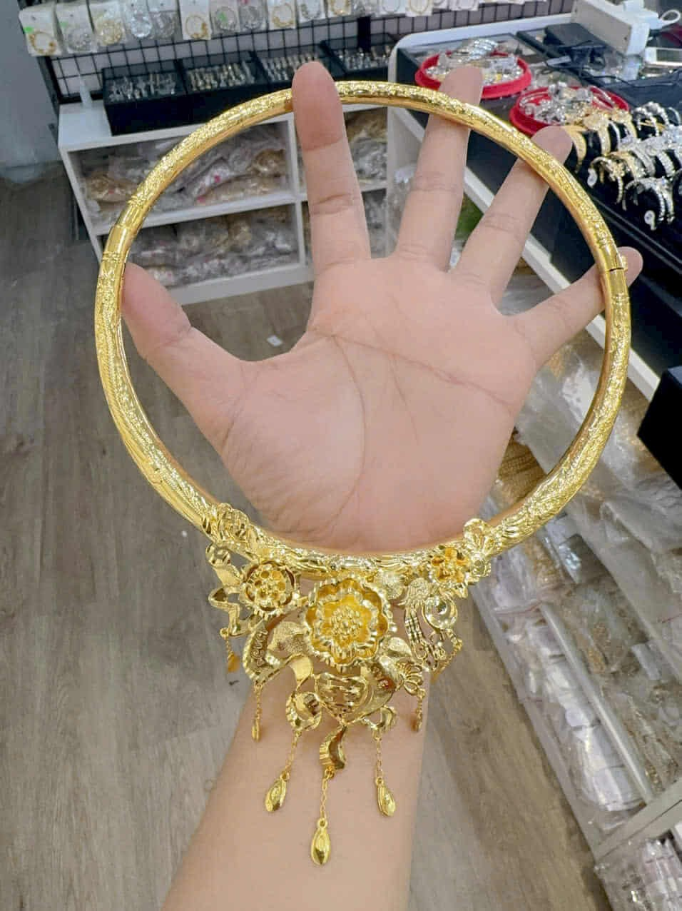 Kiềng Cứng Bông Mai Giọt Nước