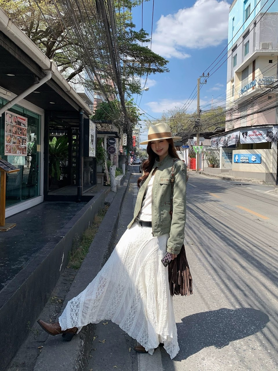 Lucas - Chân váy ren xòe chéo dáng maxi + belt da_thumbnail_2