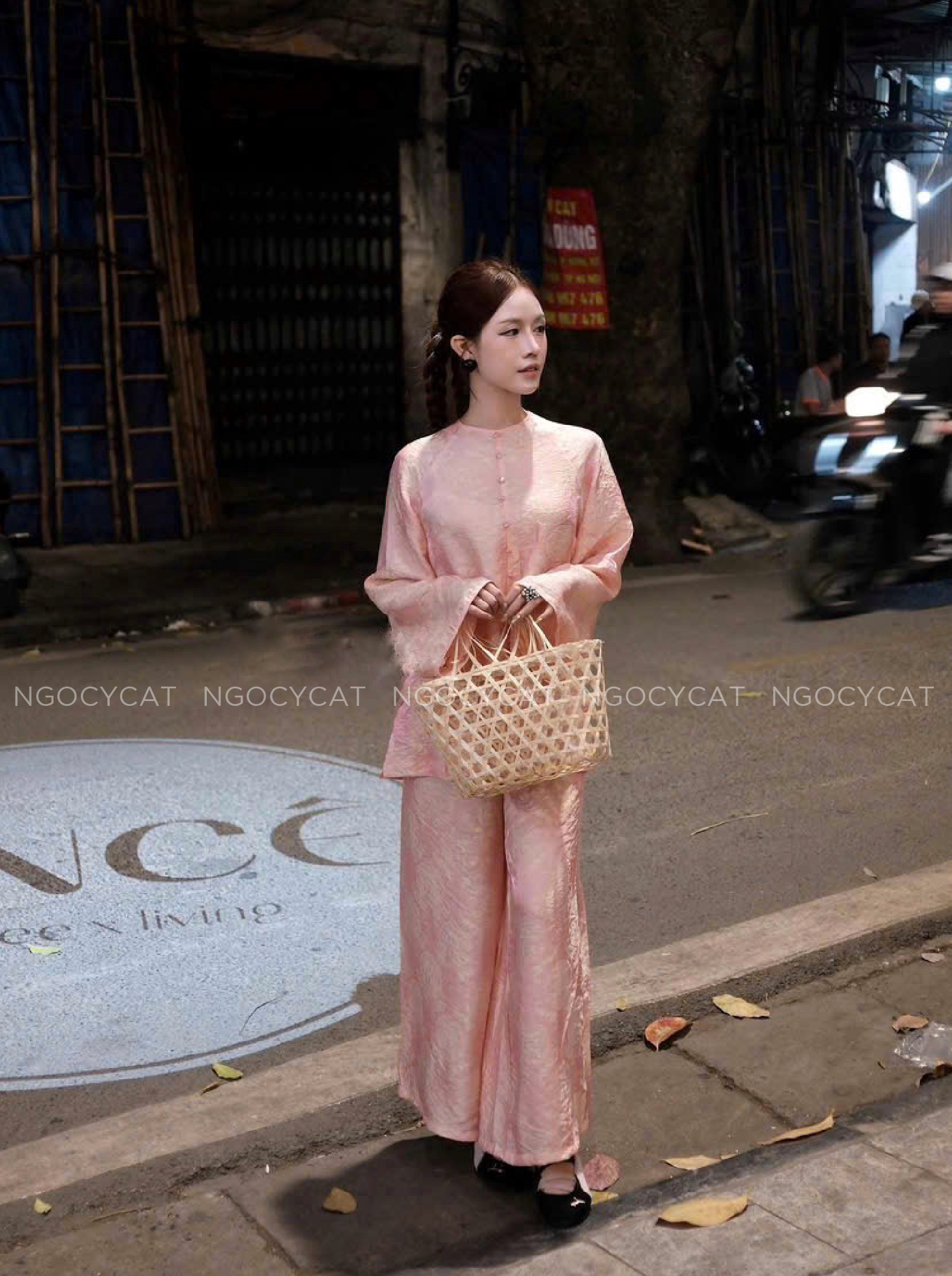 Áo Bà Ba Màu Hồng Cam Tơ Tằm Ánh Kim
