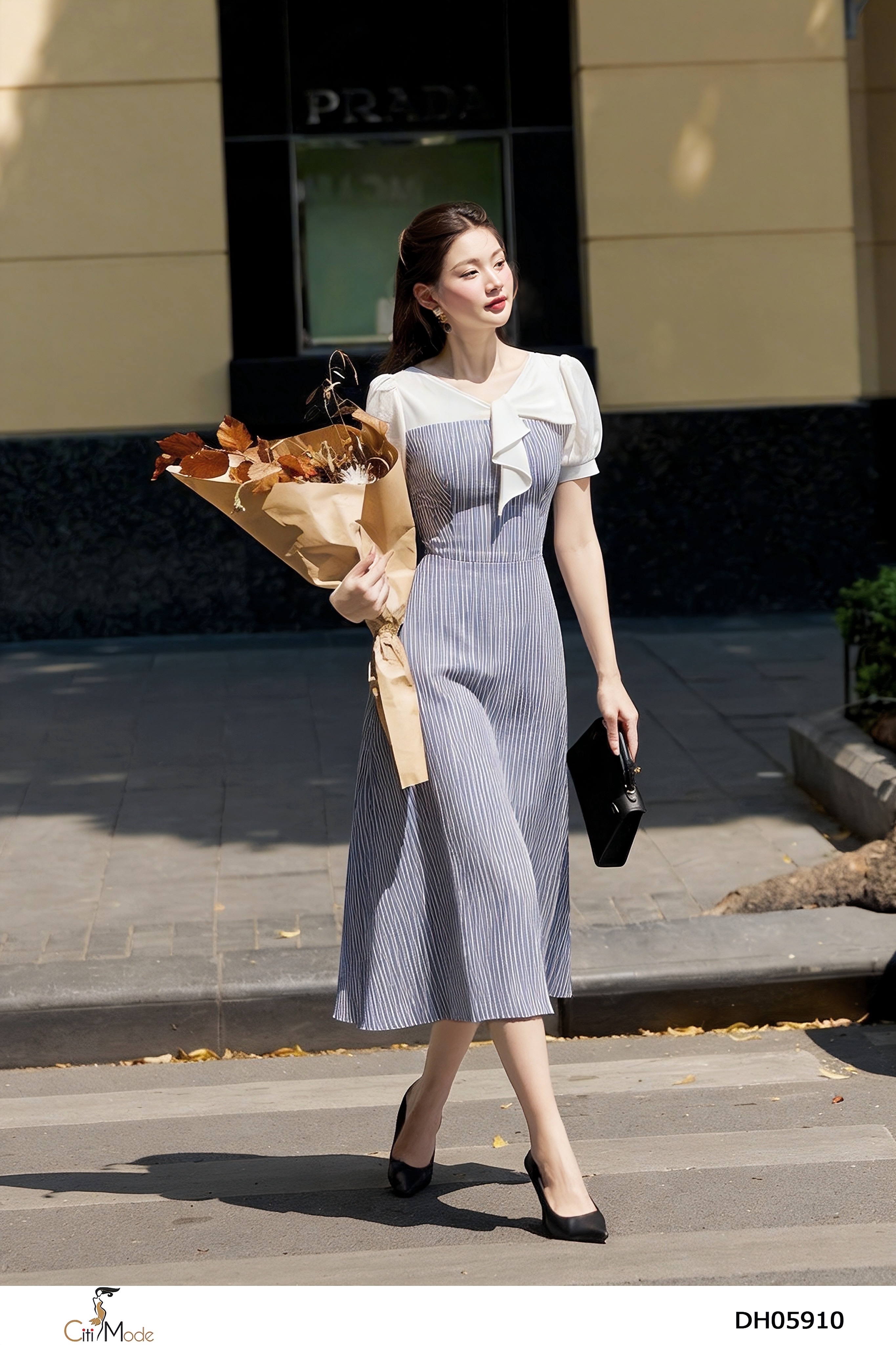 Đầm xòe kẻ phối trắng tay cọc cổ V