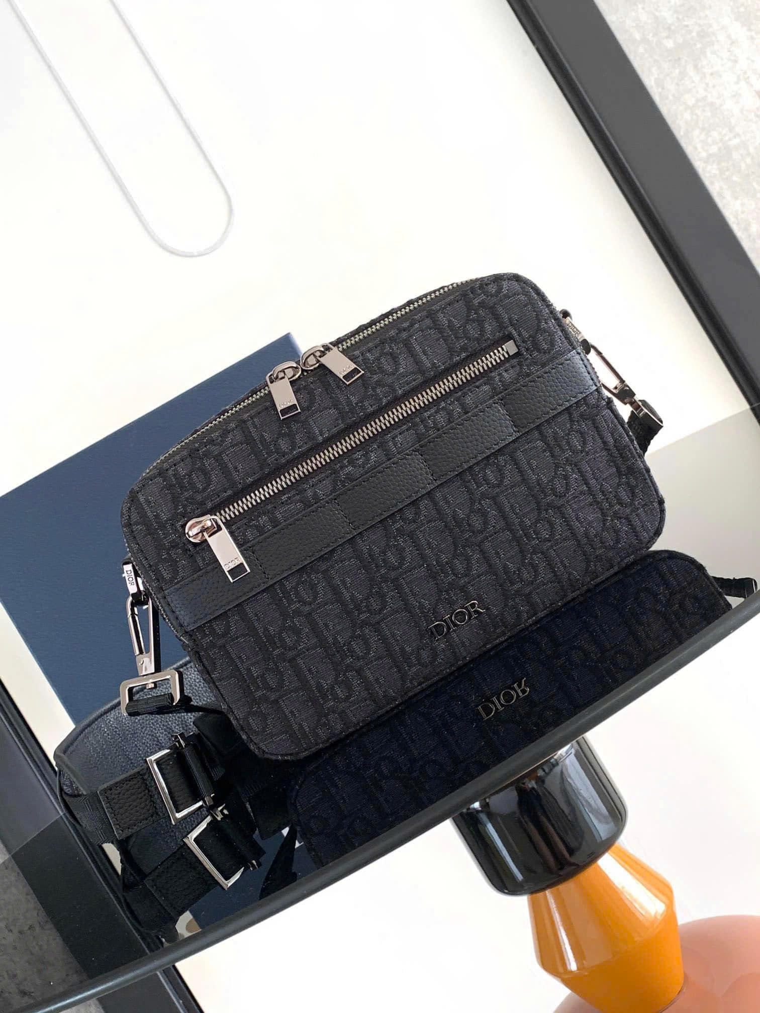 Túi đeo Dior Safari Bag With Strap_thumbnail_9