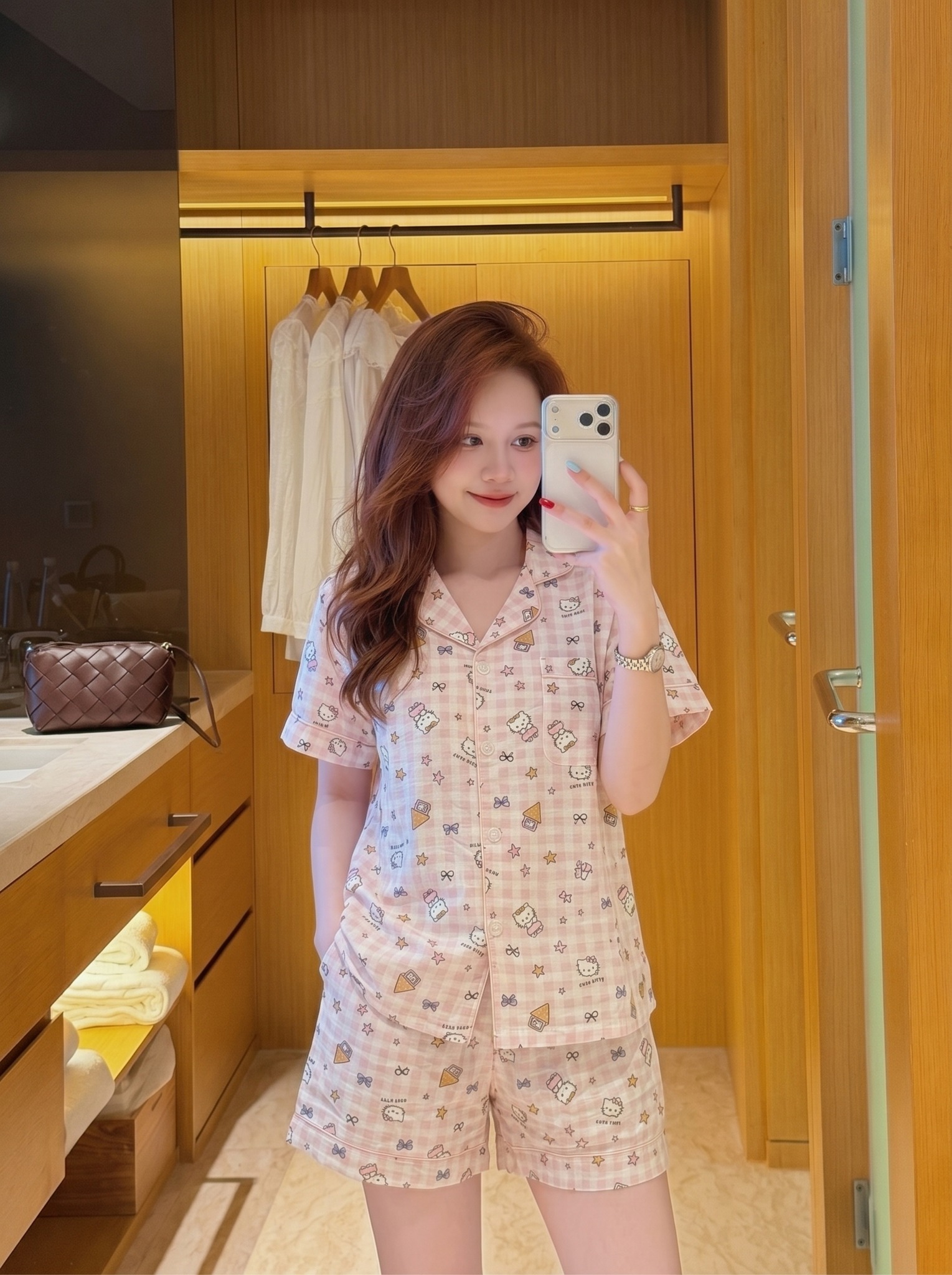 Đồ Bộ Nữ Ngắn QĐ+Áo cổ bẻ 1 túi họa tiết LUH (C) (0687) - Freesize - ColorFul