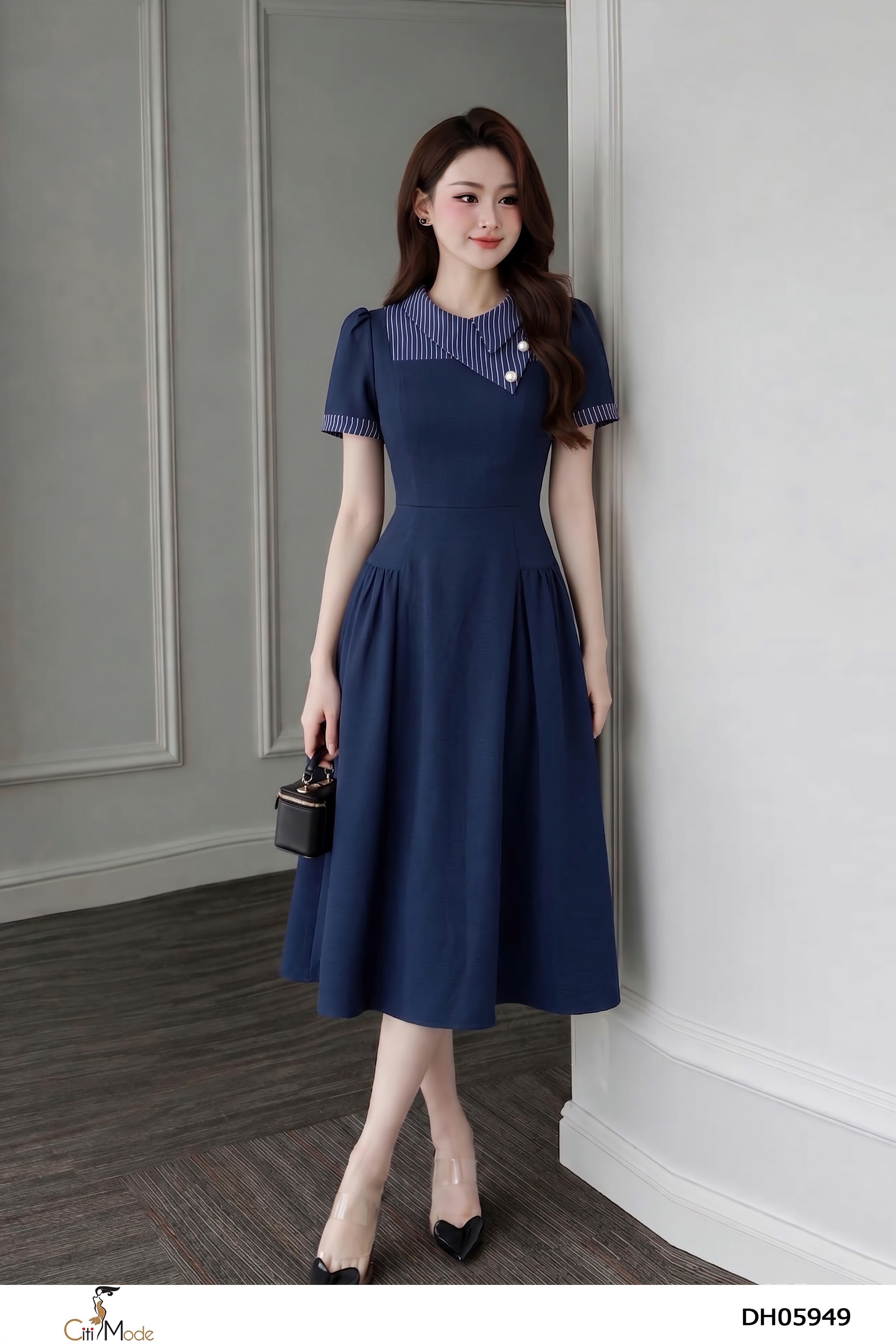 Đầm xòe tím than phối kẻ cổ cách điệu tay ngắn