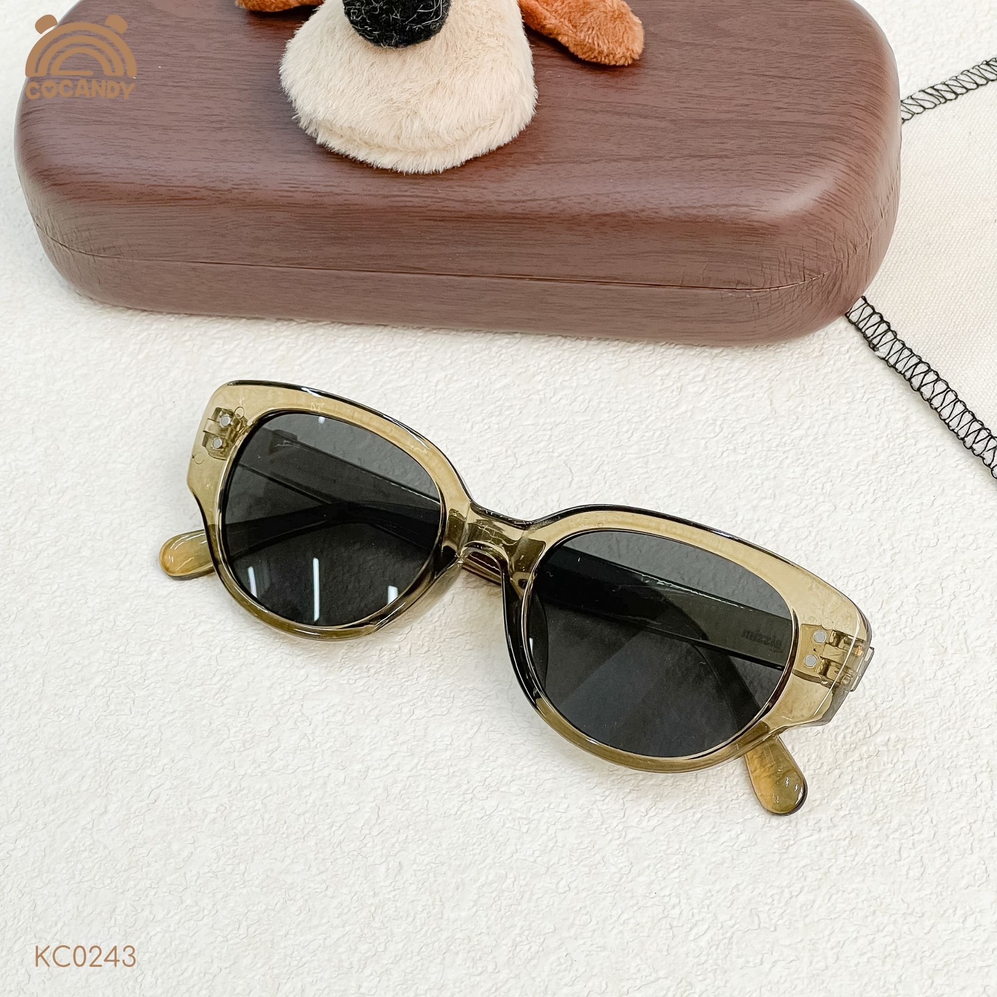 Kính nhập RÊU mắt ĐEN hộp cún bông MIZZIA