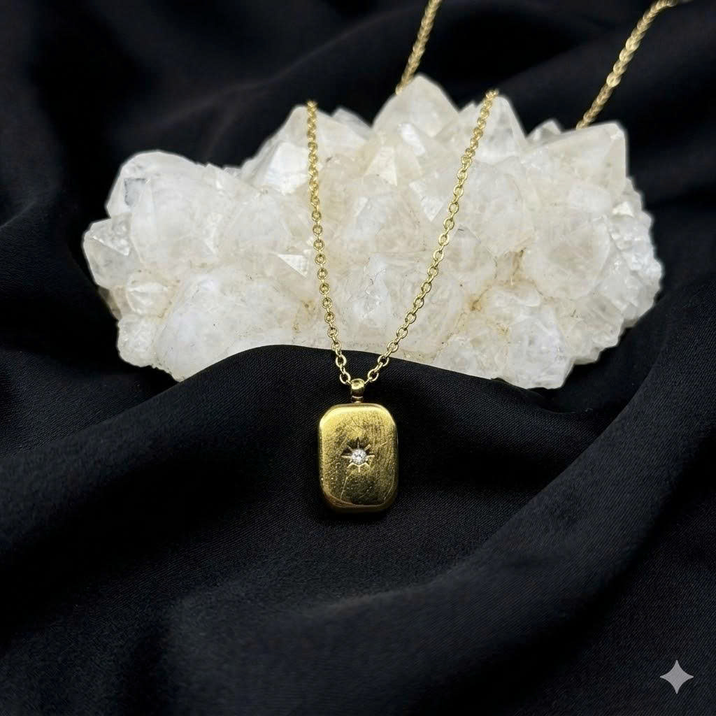 vòng cổ titan vàng charm chữ nhật đính kim cương nhỏ_thumbnail_1
