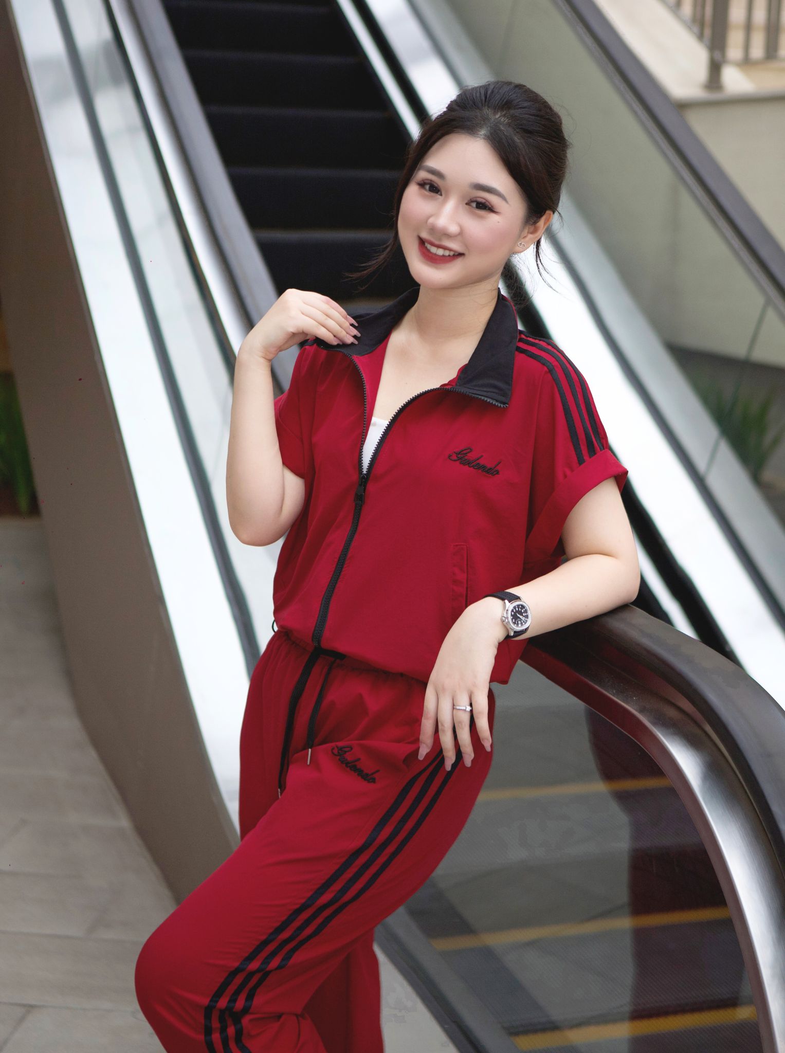 Bộ Gió Cộc Tay Bo Thể Thao Gulendo