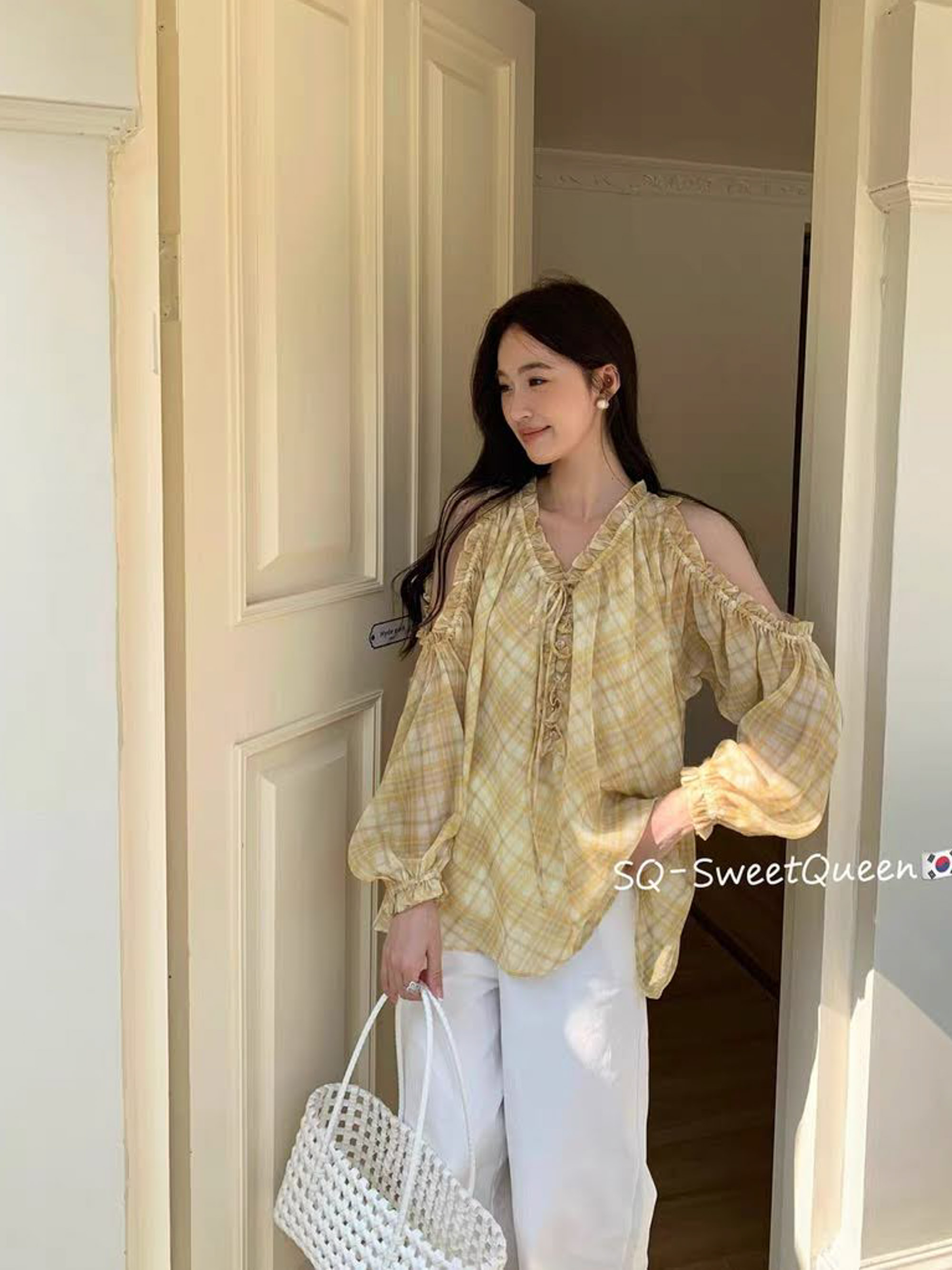 Áo sơ mi caro cổ tim cut out vai cúc ngọc nơ ngực SQ_thumbnail_5