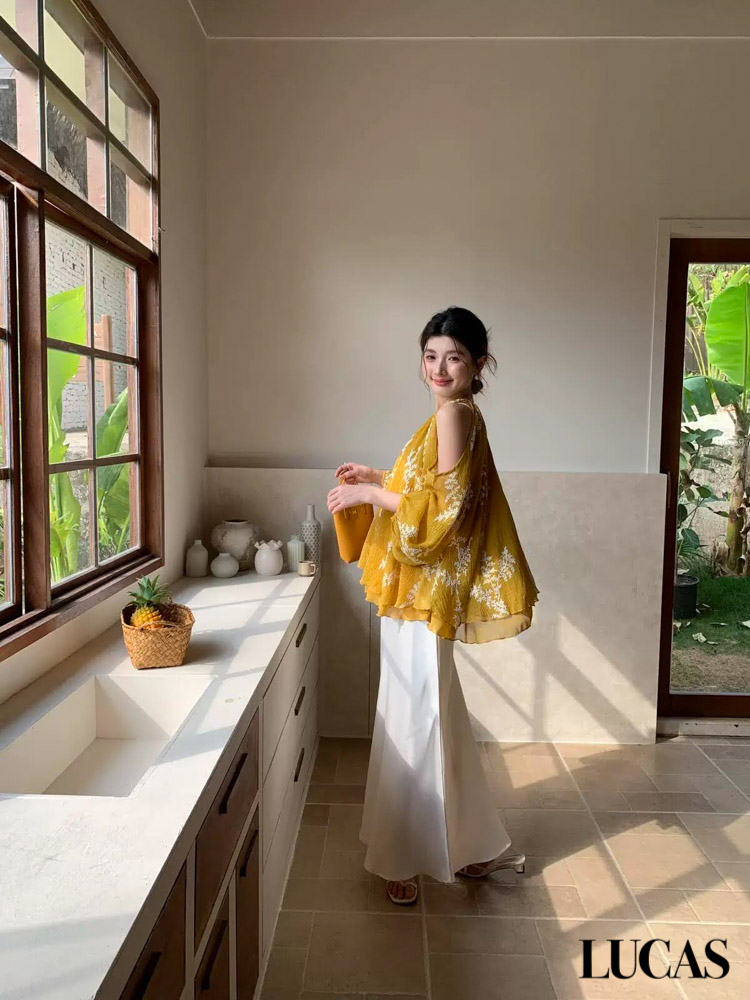 Áo sơ mi voan thêu hoa trắng cổ tròn dáng suông tay bồng cut out vai_thumbnail_3